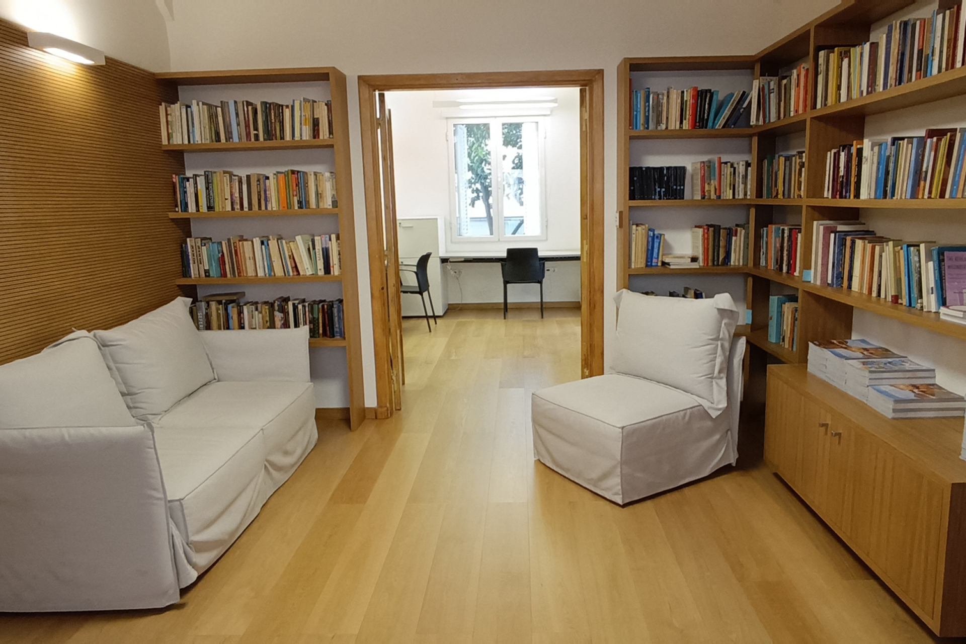 Αθηναϊκό Κέντρο Έρευνας & Ελληνικών Σπουδών του Πανεπιστημίου Πρίνστον - Βιβλιοθήκη και χώρος μελέτης