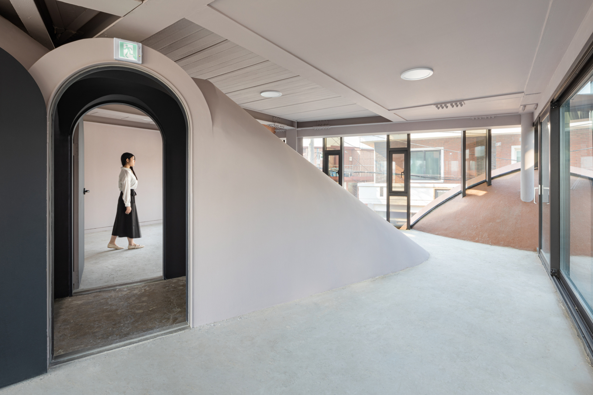 Το νέο εντυπωσιακό έργο του αρχιτέκτονα Moon Hoon στη Σεούλ: Με το όνομα Diagon, ένα κτίριο της δεκαετίας του 1980 μετατρέπεται σε συγκρότημα πολλαπλών χρήσεων.