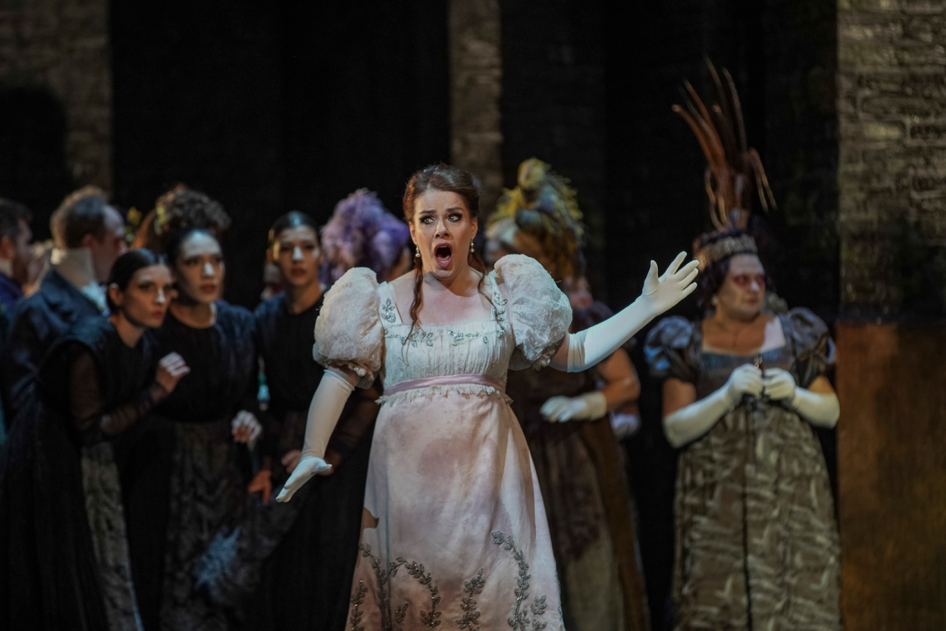 «Μήδεια» στην Εθνική Λυρική Σκηνή: Φωτογραφίες και βίντεο από την προετοιμασία της παράστασης - Βασιλική Καραγιάννη