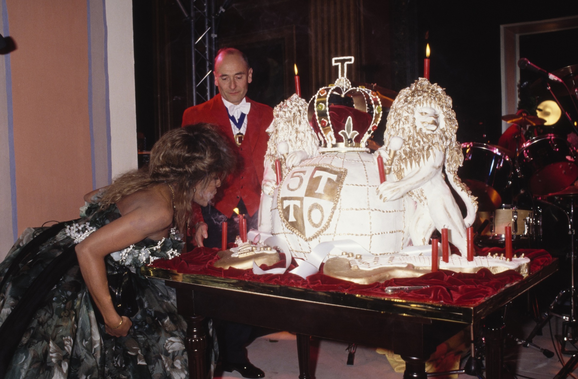 Η ζωή, η μουσική και το look της μεγάλης Tina Turner 