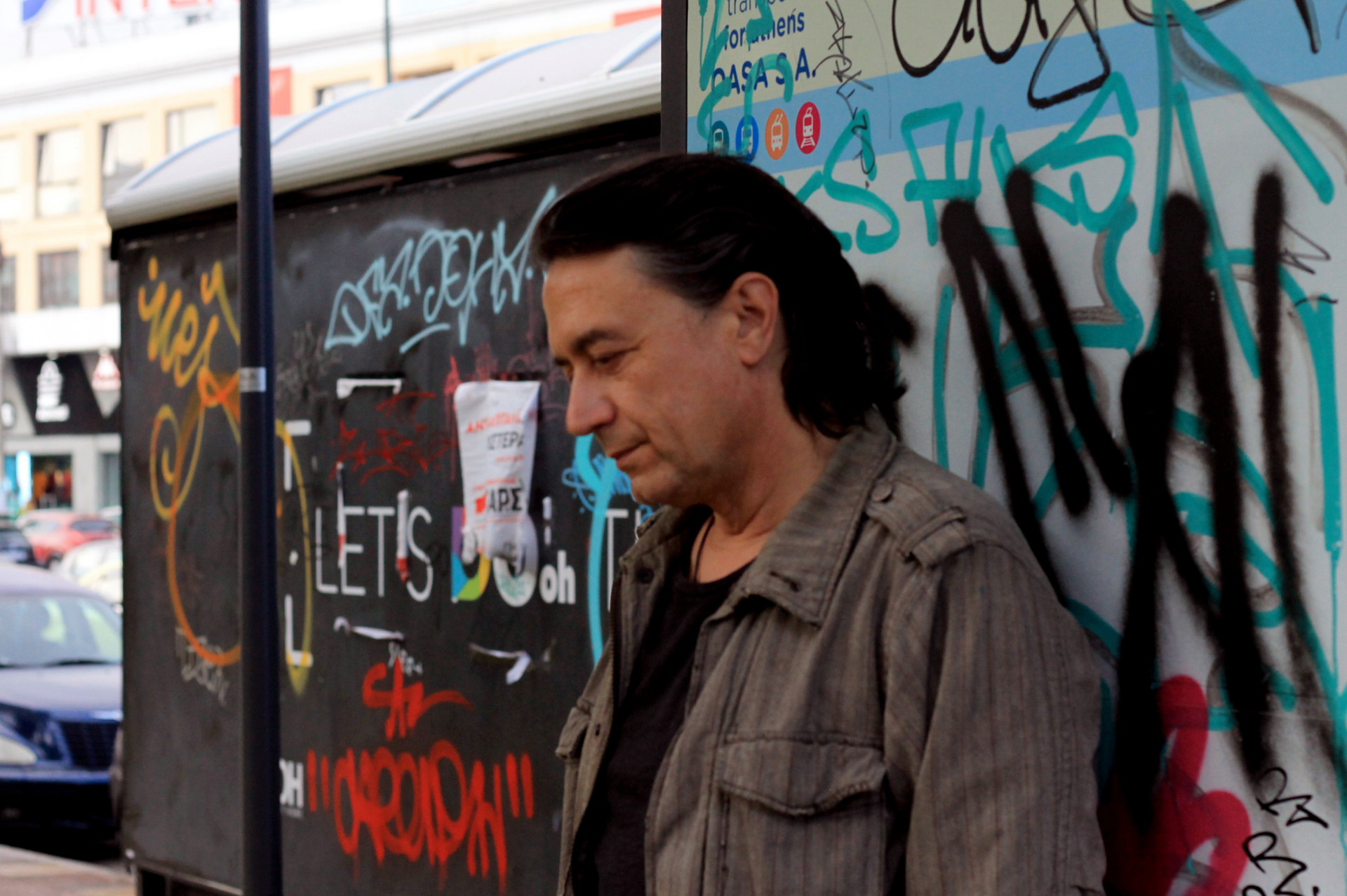 Γιάννης Κότσιρας - Συνέντευξη: Ο τραγουδιστής μιλάει για τη μουσική, τη ζωή, την πολιτική και την εποχή μας, πριν τη συναυλία του στο Βεάκειο Θέατρο Πειραιά, την Τρίτη 13 Ιουνίου.