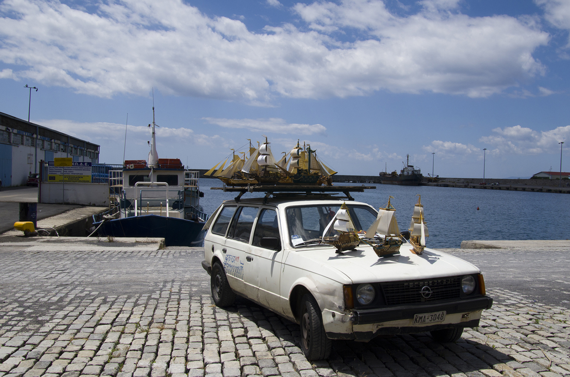 SALT: Το νέο λεύκωμα του Κώστα Μασσέρα καταγράφει την άποψή του για τη φωτογραφία.