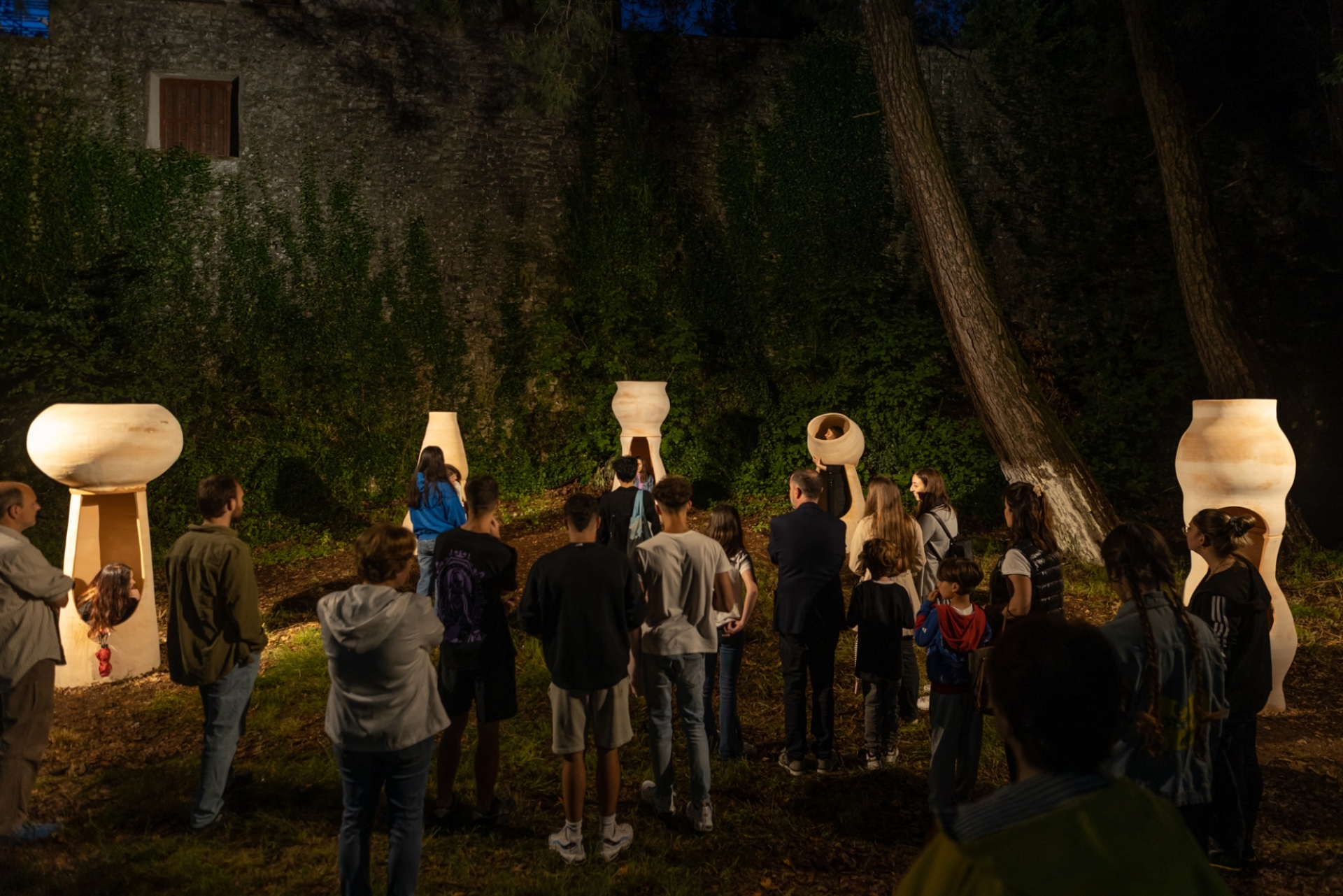 «Δοκιμάζοντας» τα κεραμικά γλυπτά της Μαρίας Λουίζου, «Six Breaths per Minute»