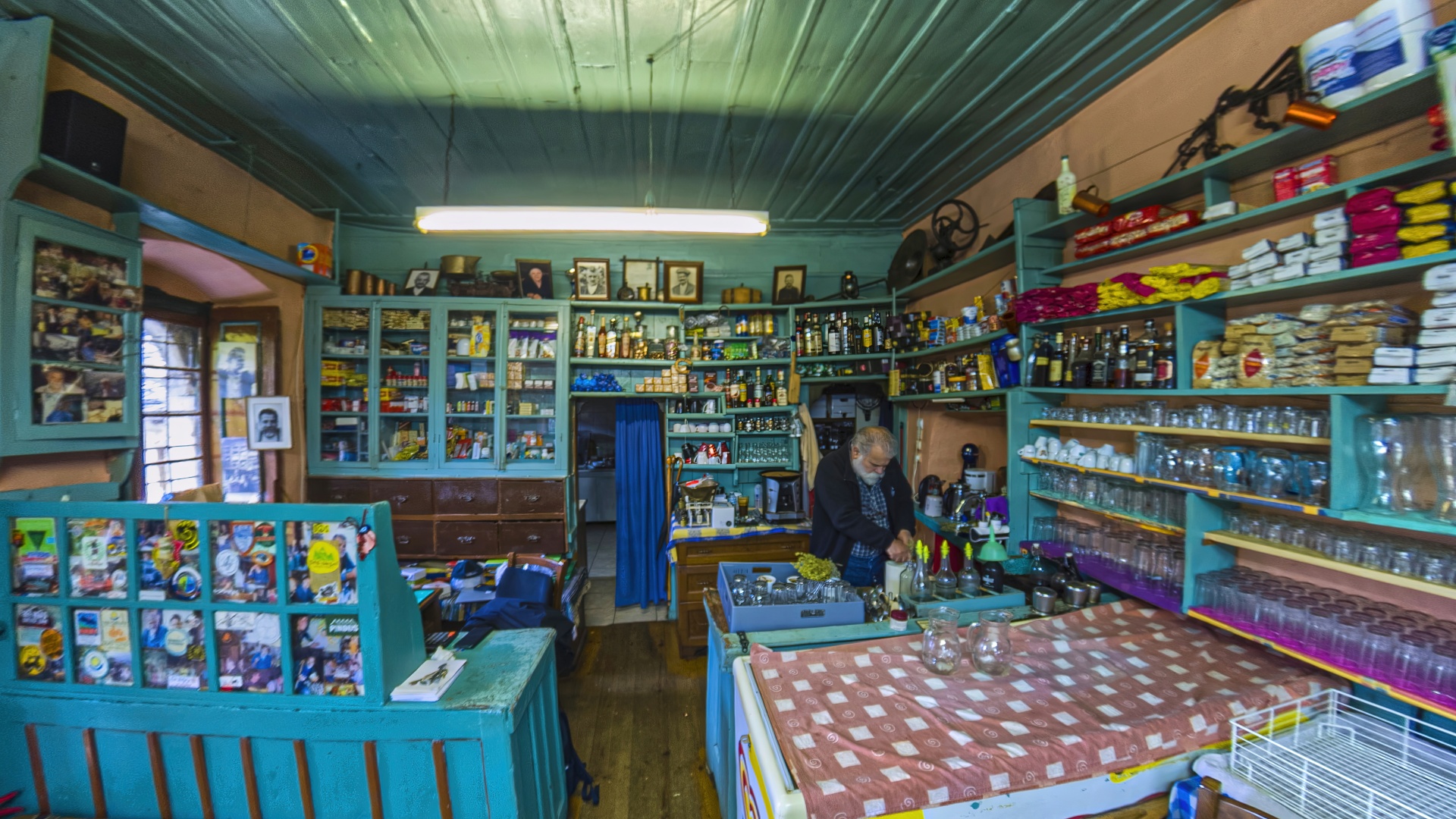 Ταξίδι στους Καλαρρύτες: Μια πρωτότυπη εικονική περιήγηση στο μονοπάτι που συνδέει το χωριό της Ηπείρου με το Συρράκο 