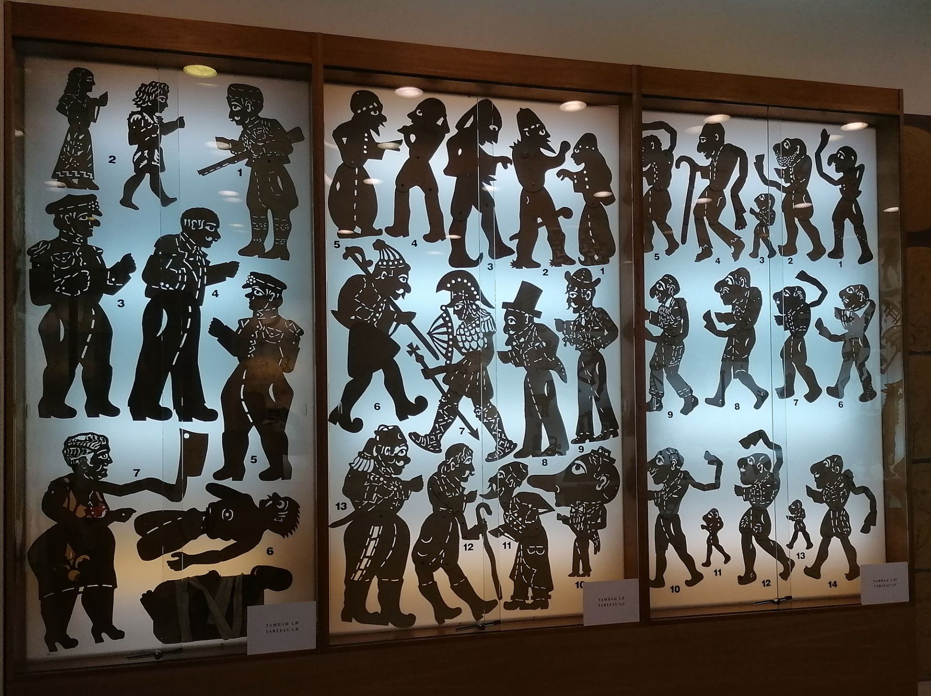 Φιγούρες του Σωτήρη και του Ευγένιου Σπαθάρη (μεταξύ 1948 έως 1950) για διάφορες παραστάσεις