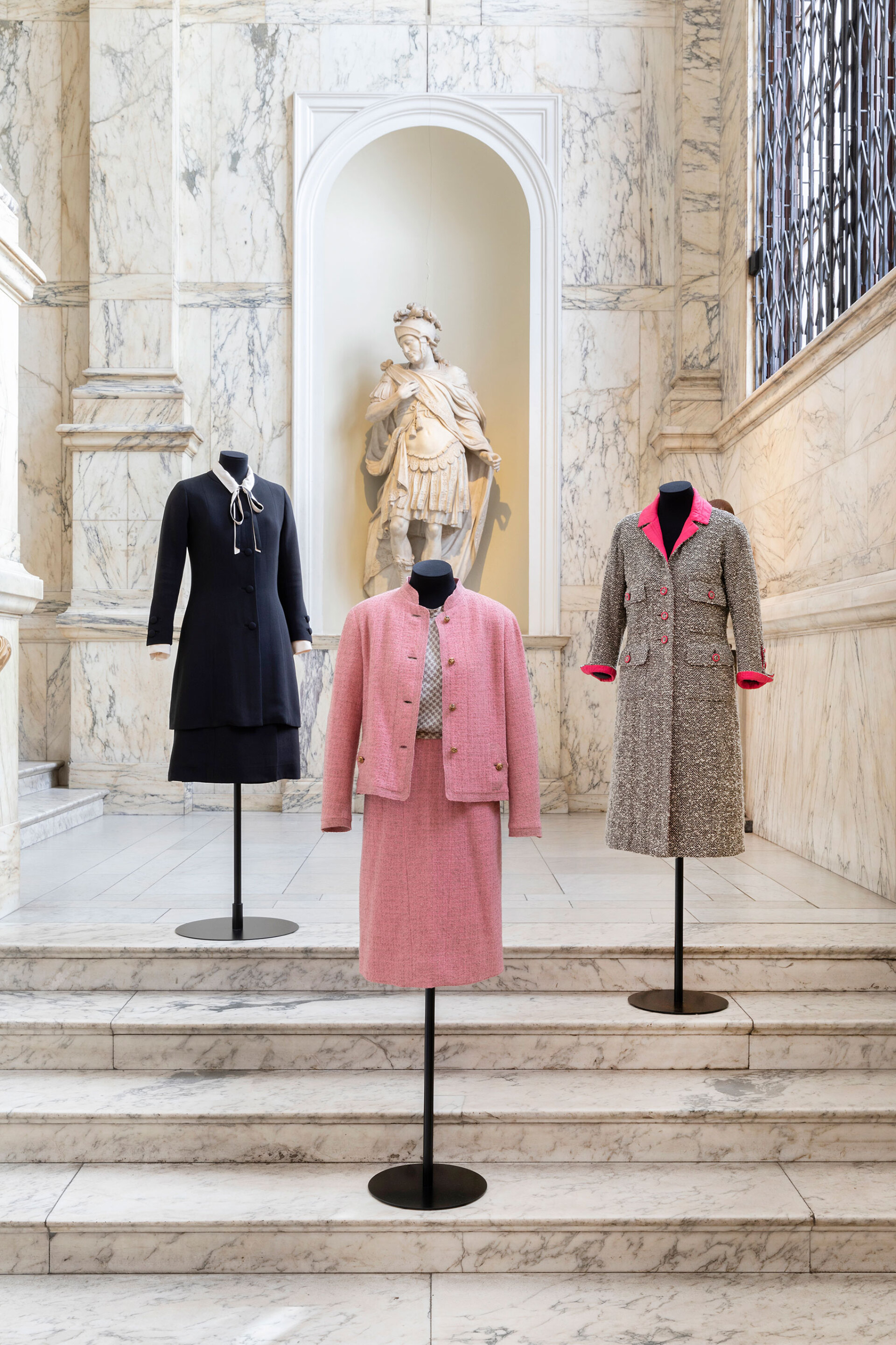 _c_-victoria-and-albert-museum_-london-_2_