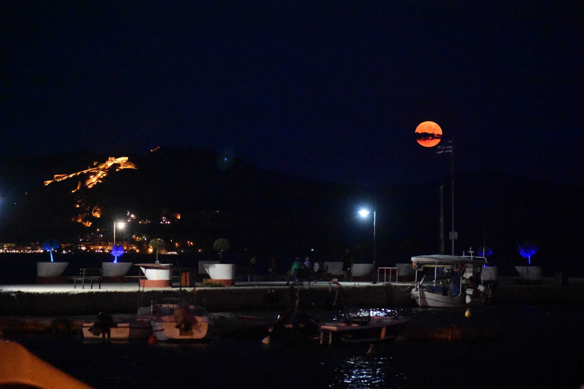 Πανσέληνος Αυγούστου 2023: Το Φεγγάρι του Οξύρρυγχου σε δέκα υπέροχα ενσταντανέ των φωτογραφικών πρακτορείων - Πώς διέγραψε την πορεία του στον ελληνικό ουρανό. 