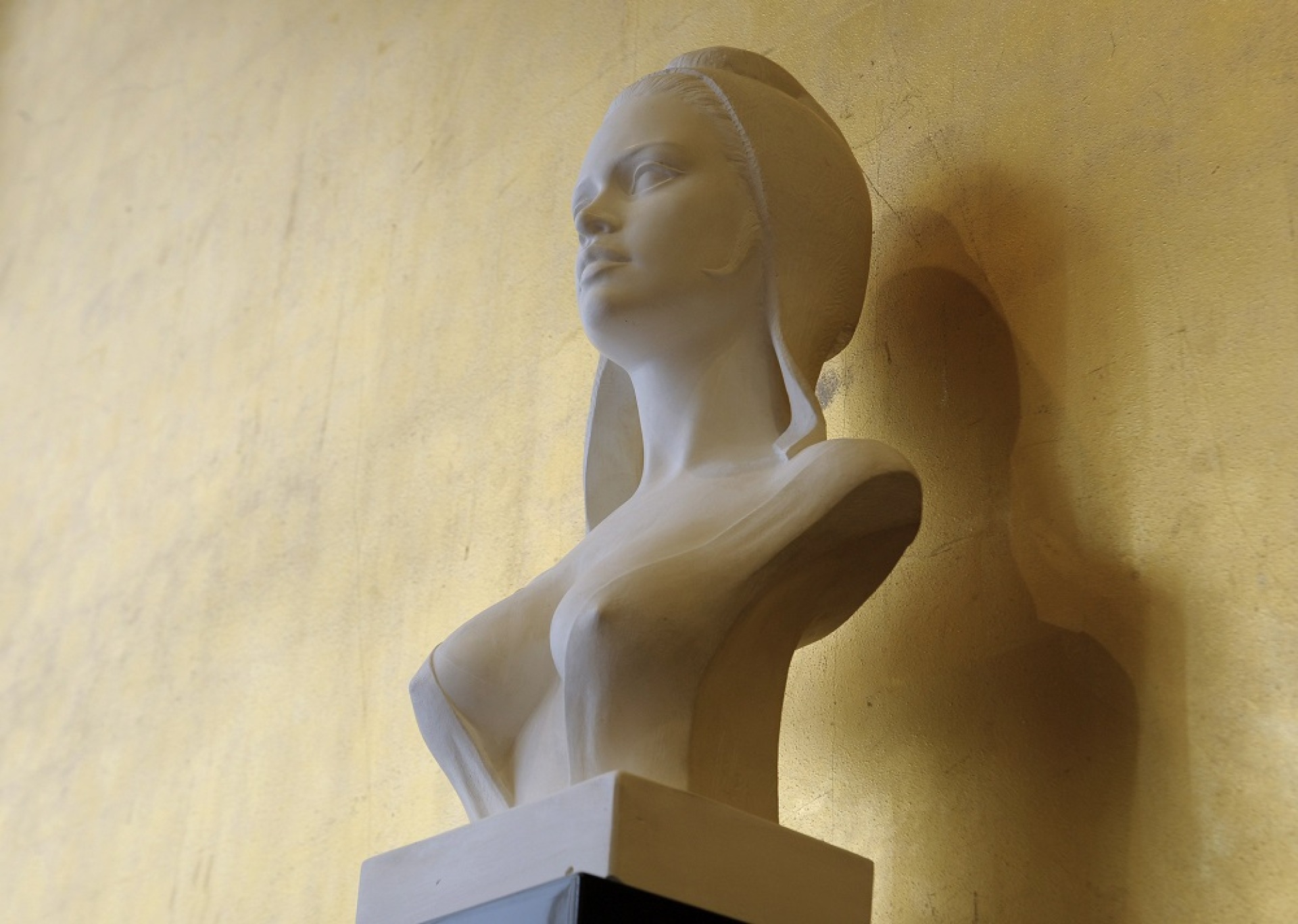 Η Μπριζίτ Μπαρντό πόζαρε ως μοντέλο για την προτομή της Μαριάν, σύμβολο της Γαλλικής Δημοκρατίας.