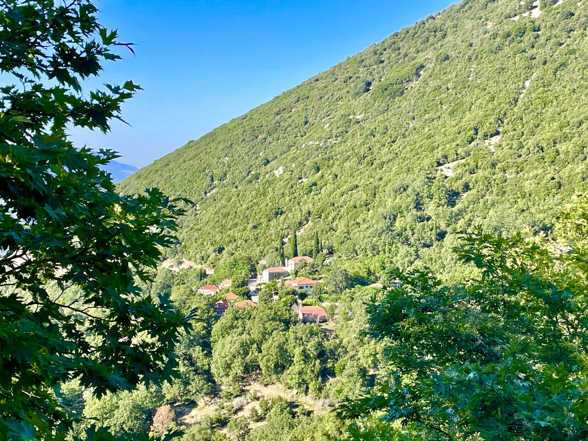 Από την λίμνη Τριχωνίδα στα Ορεινά χωριά