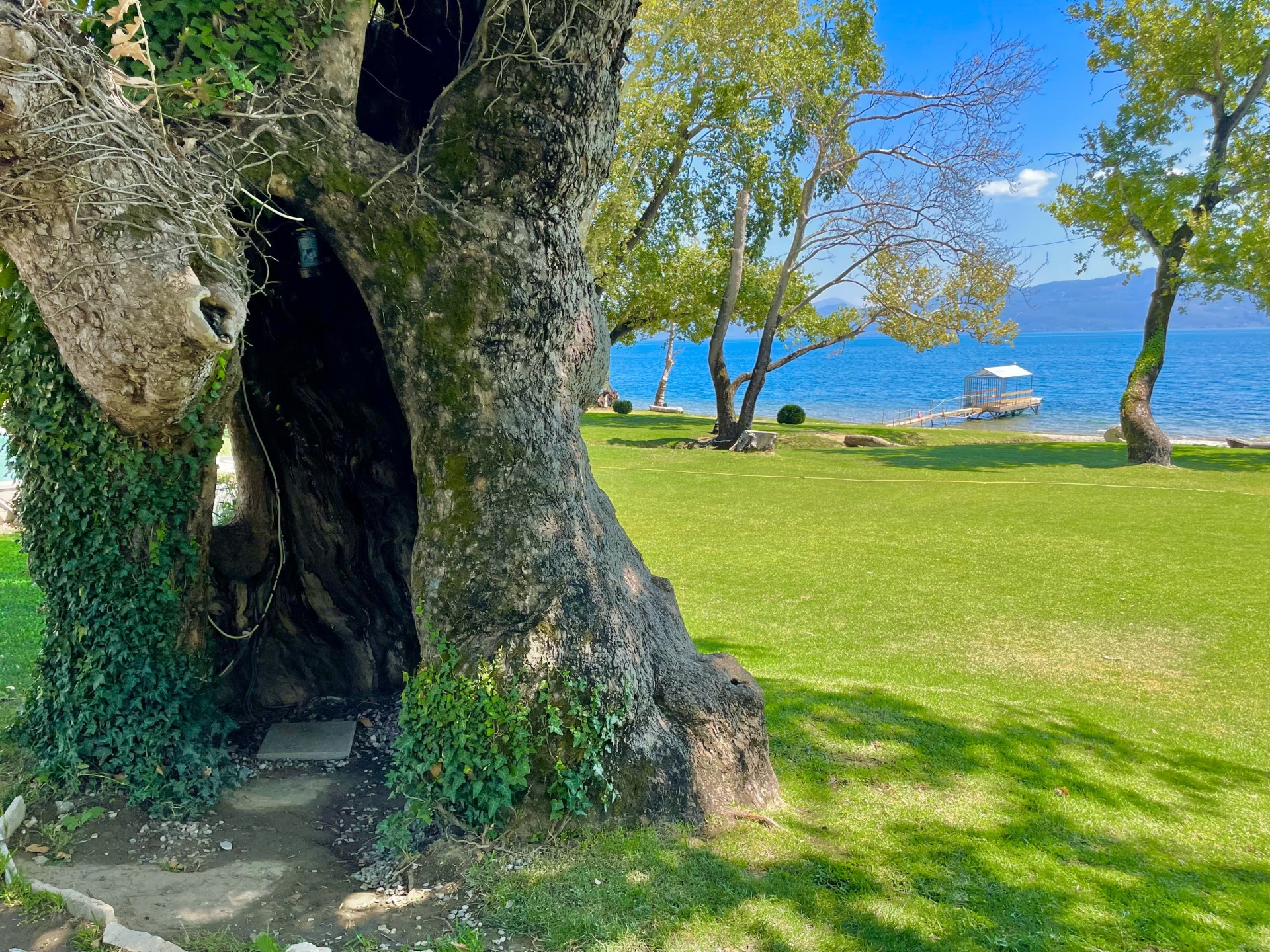 Από την λίμνη Τριχωνίδα στα Ορεινά χωριά