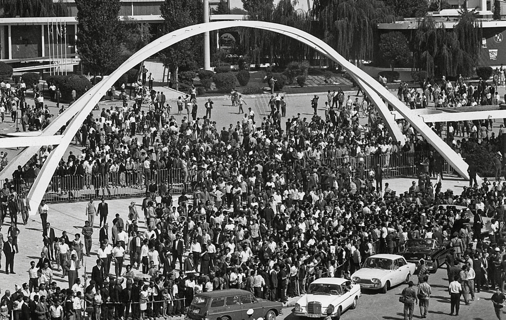 Αφιέρωμα 87η ΔΕΘ - Η Διεθνής Έκθεση Θεσσαλονίκη, η ιστορία της και η εξέλιξή της από το 1926 μέχρι σήμερα
