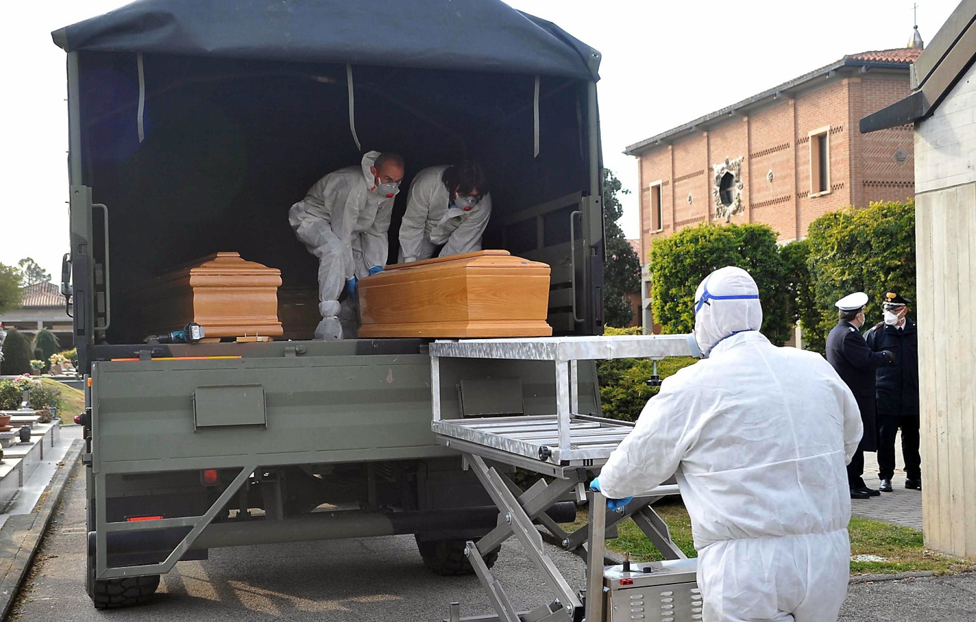 Guardian: Αφιέρωμα του βρετανικού Μέσου στα τελευταία 50 χρόνια ευρωπαϊκής ιστορίας - Ένα φωτογραφικό flashback στις στιγμές που συντάραξαν την ήπειρο. 