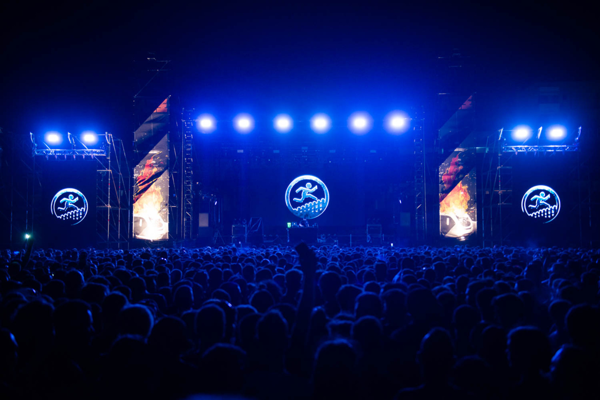 Δημήτρης Μουγκός: Η έκθεση «Κάνα δυο φωτογραφίες» διαδέχεται το λεύκωμα για τον ΛΕΞ κι εγκαινιάζεται την Παρασκευή 13 Οκτωβρίου στην γκαλερί The Eye Altering στη Θεσσαλονίκη.