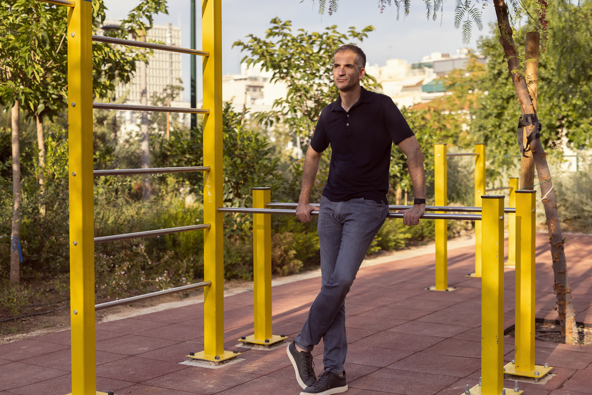 Ο Κώστας Μπακογιάννης στο πάρκο Έλενας Βενιζέλου