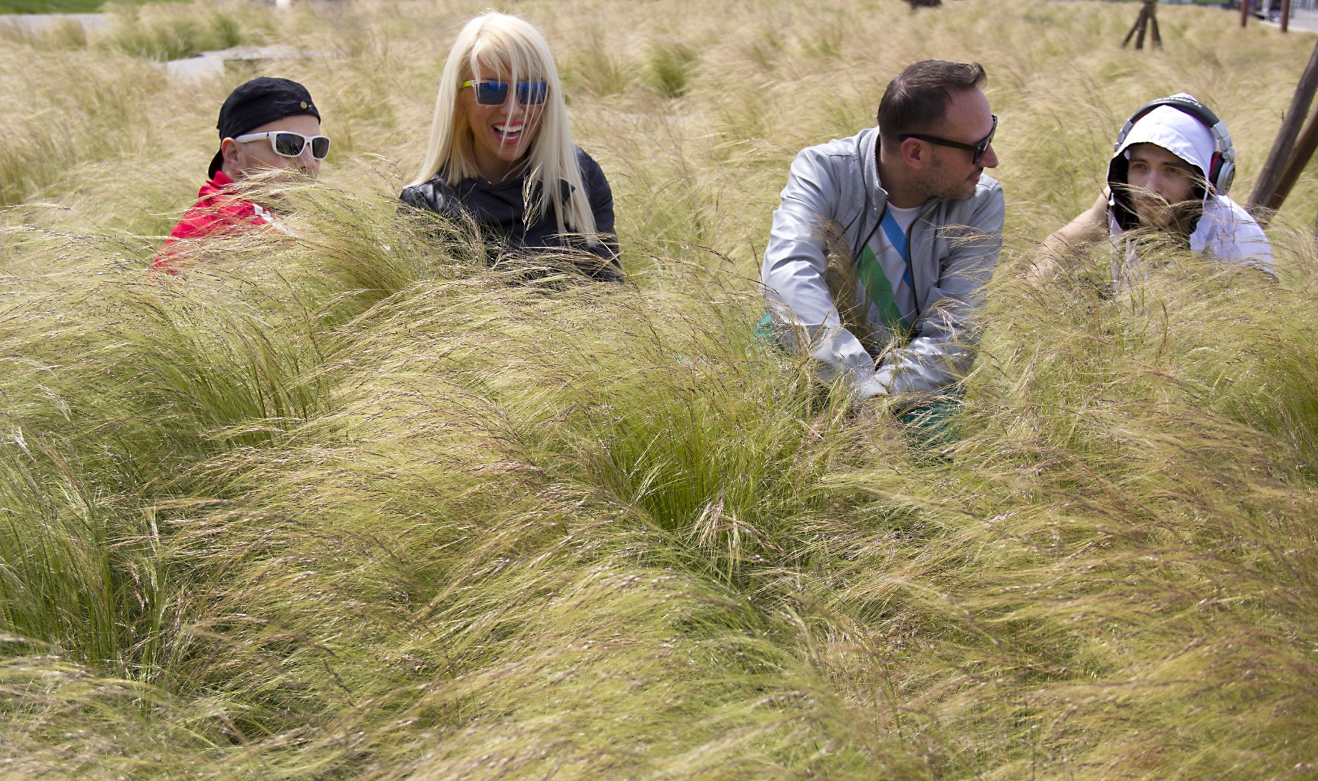 Mikro: Ο Νίκος Μπιτζένης μιλάει στην Athens Voice για την επιστροφή του σχήματος μετά από 8 χρόνια στα live και τη δισκογραφία, πριν την εμφάνισή τους στην Αθήνα, στις 4 Νοεμβρίου.