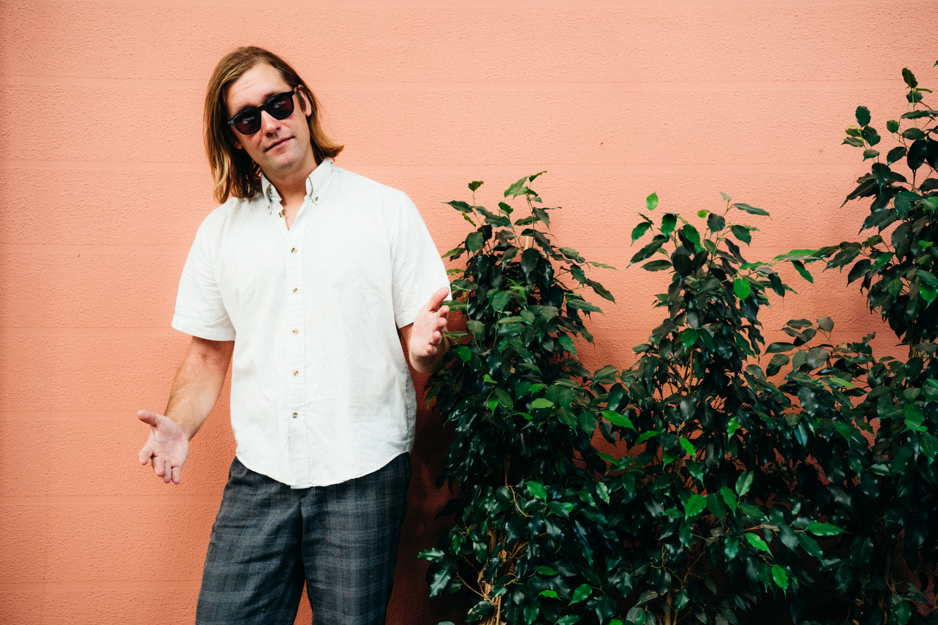 Ο τραγουδοποιός Jaakko Eino Kalevi μιλάει στην Athens Voice για τη μετακόμισή του από τη Φινλανδία στην Ελλάδα και το άλμπουμ «Chaos Magic» που εμπνεύστηκε από τη ζωή στην Αθήνα.