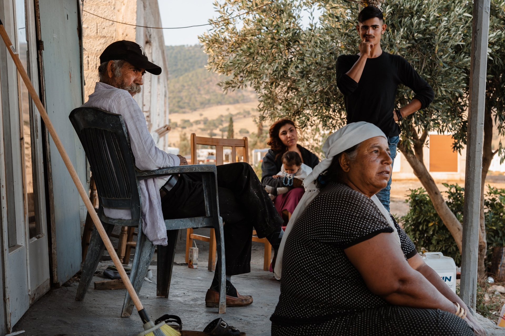 Φωτορεπορτάζ από τον καταυλισμό Σοφό στον Ασπρόπυργο - Η καθημερινότητα των τσιγγάνων και οι συνθήκες διαβίωσης