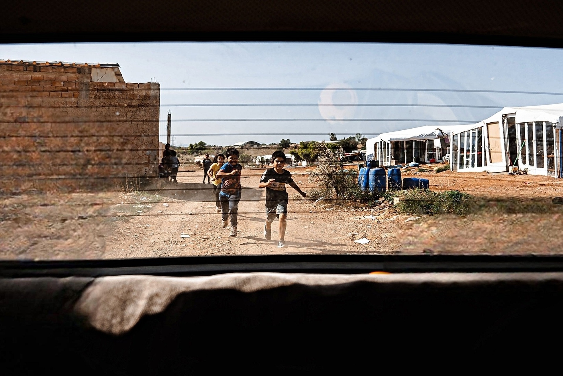 Φωτορεπορτάζ από τον καταυλισμό Σοφό στον Ασπρόπυργο - Η καθημερινότητα των τσιγγάνων και οι συνθήκες διαβίωσης