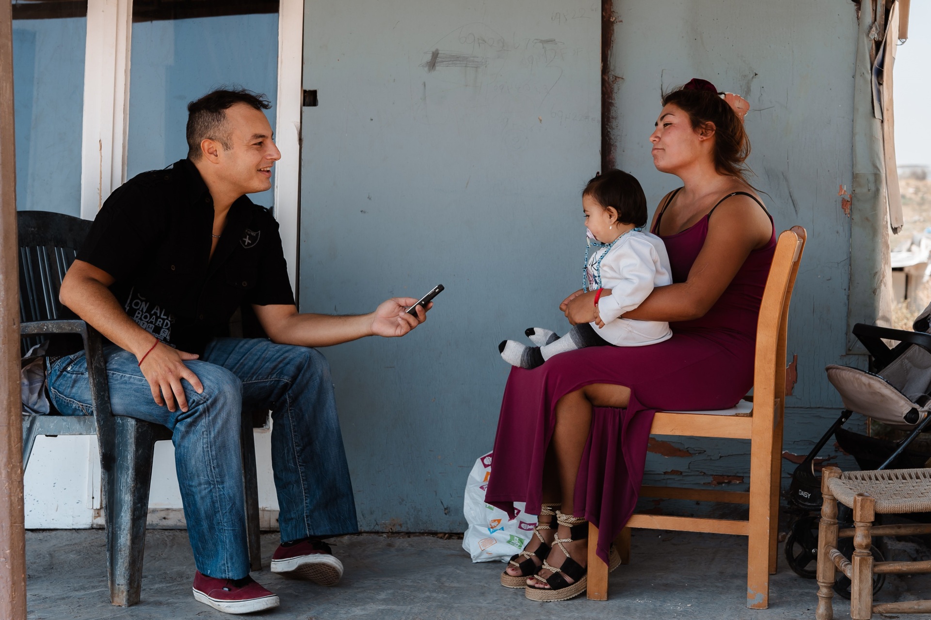 Φωτορεπορτάζ από τον καταυλισμό Σοφό στον Ασπρόπυργο - Η καθημερινότητα των τσιγγάνων και οι συνθήκες διαβίωσης