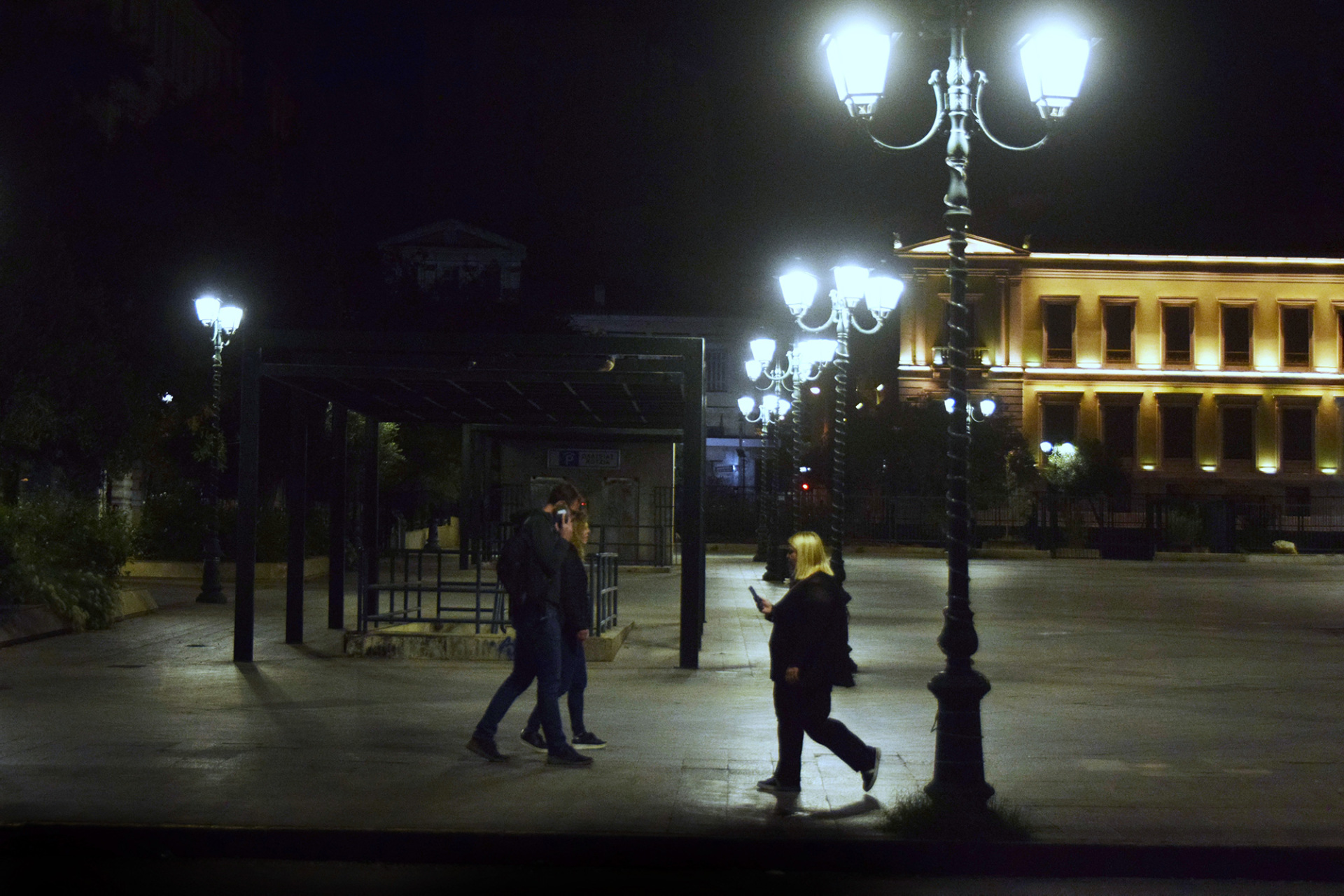 Βόλτα στην underground Ομόνοια μέσα από τα κλικς του Γιάννη Καλύβα