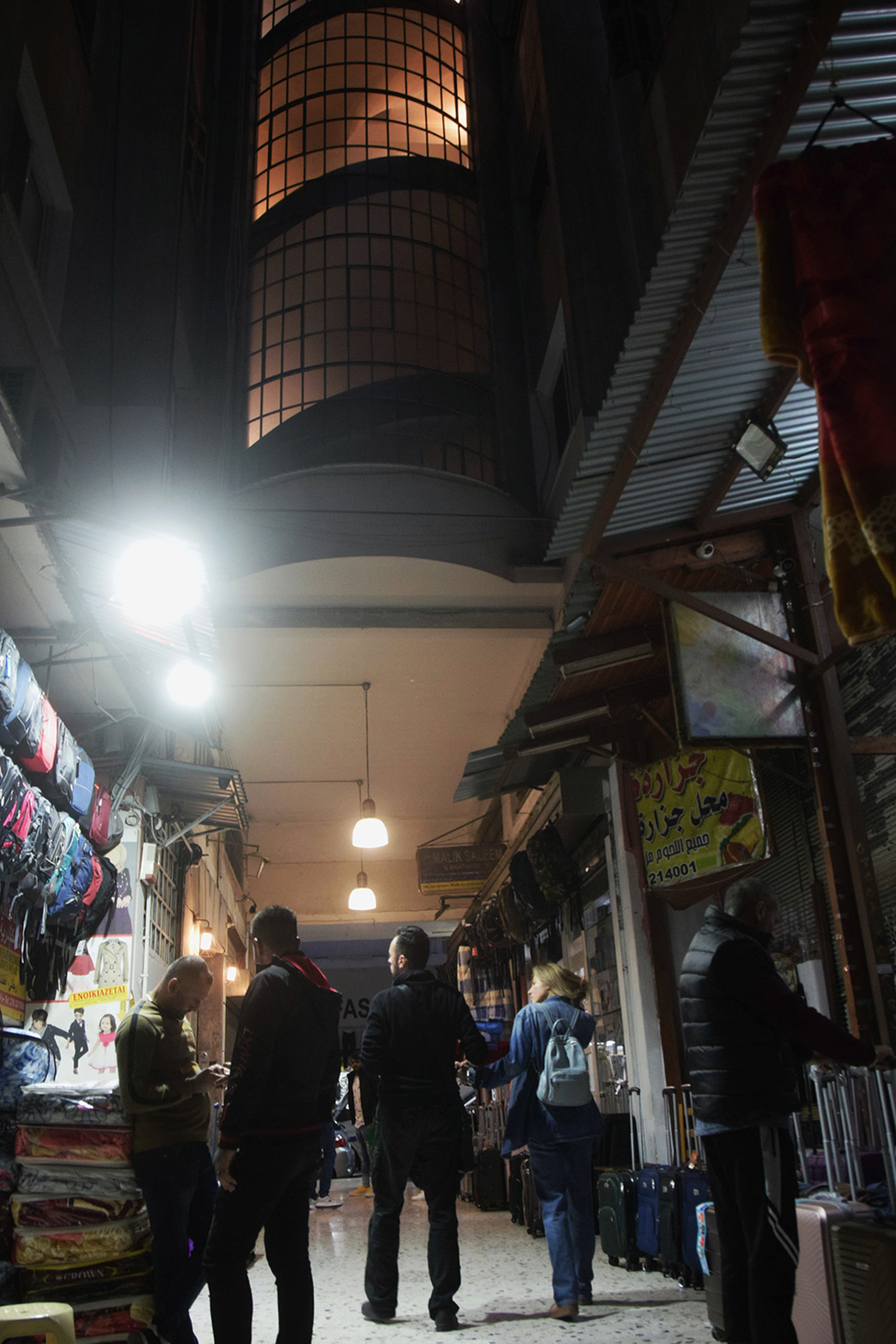 Βόλτα στην underground Ομόνοια μέσα από τα κλικς του Γιάννη Καλύβα