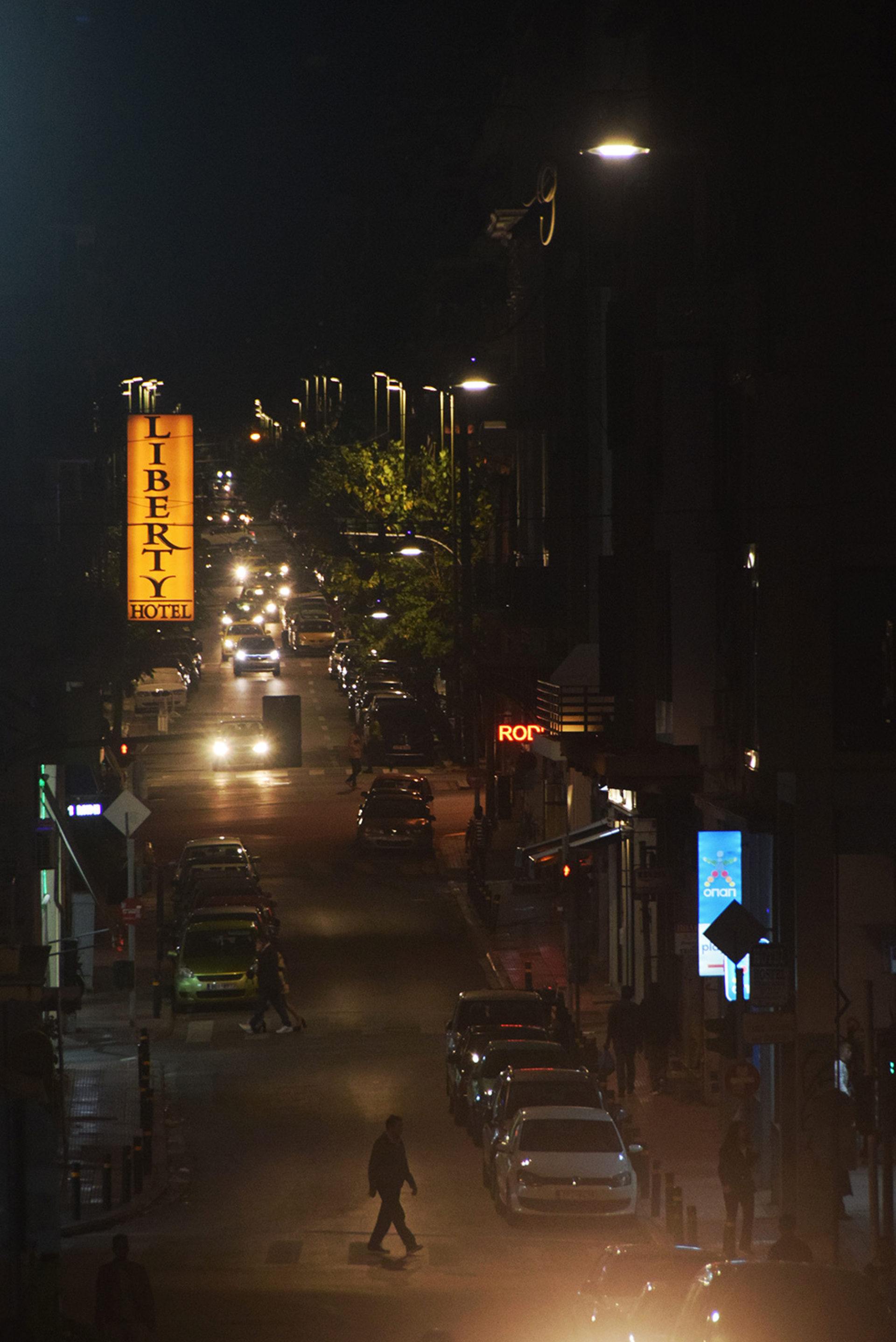 Βόλτα στην underground Ομόνοια μέσα από τα κλικς του Γιάννη Καλύβα