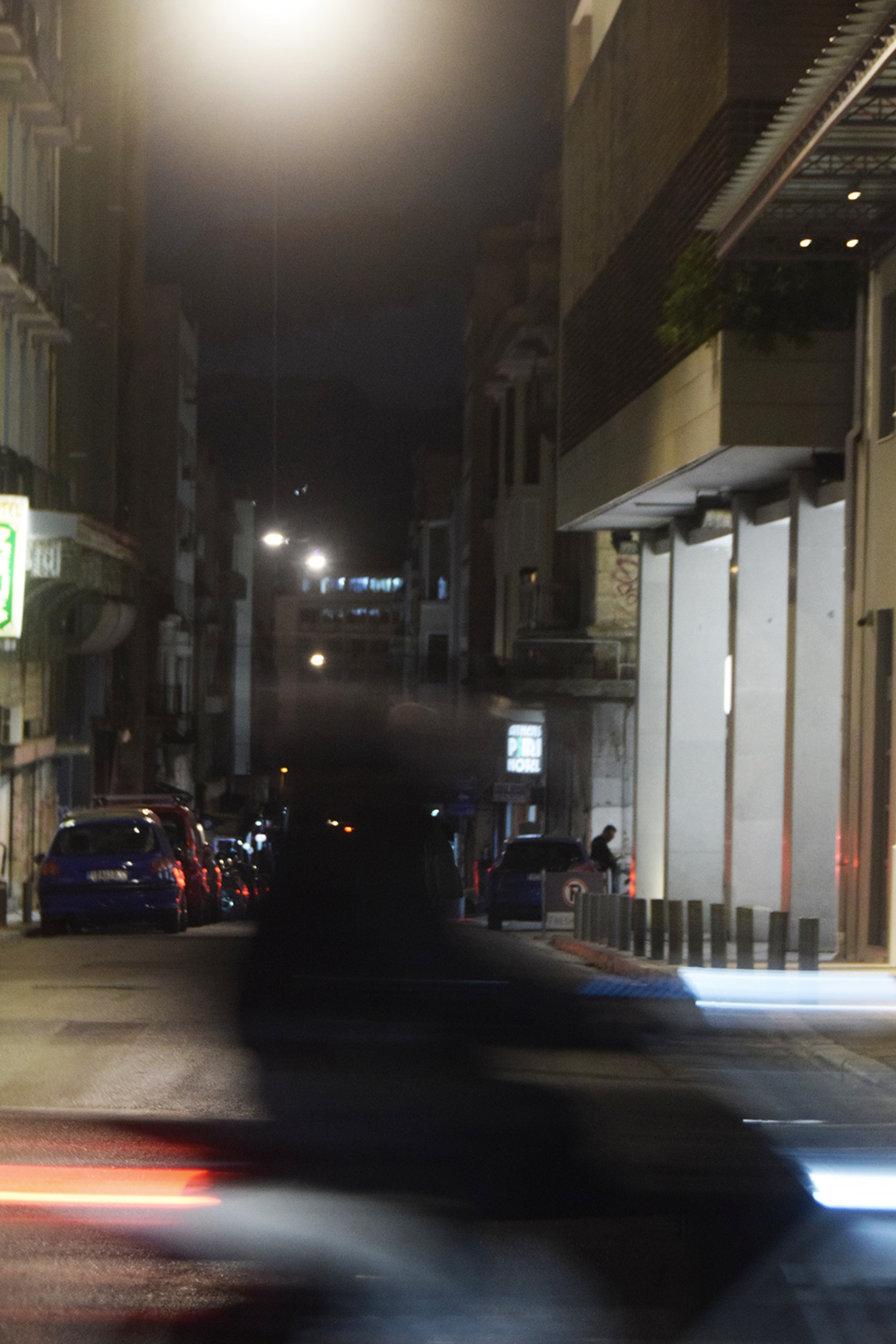 Βόλτα στην underground Ομόνοια μέσα από τα κλικς του Γιάννη Καλύβα