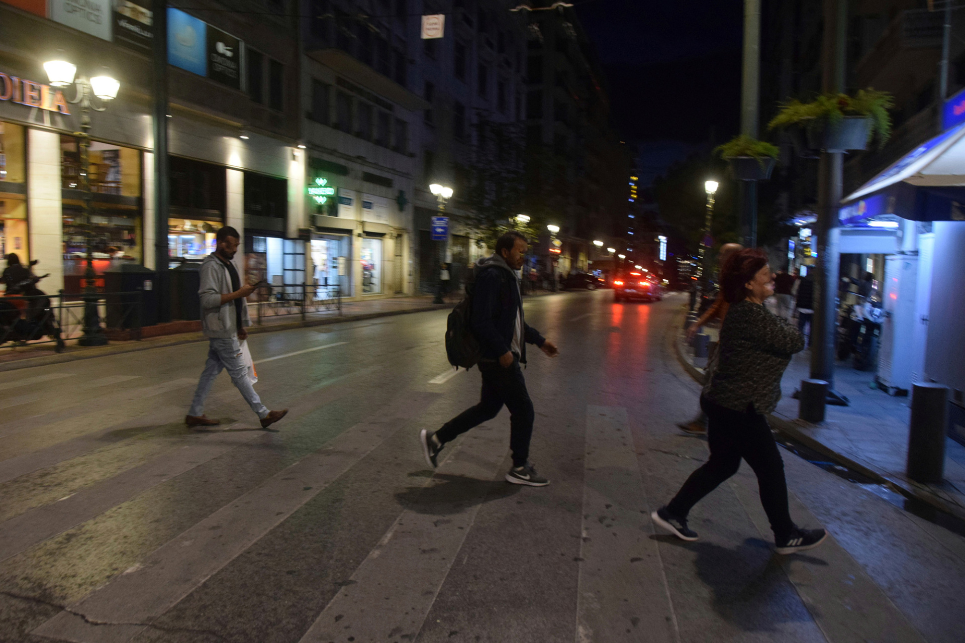 Βόλτα στην underground Ομόνοια μέσα από τα κλικς του Γιάννη Καλύβα