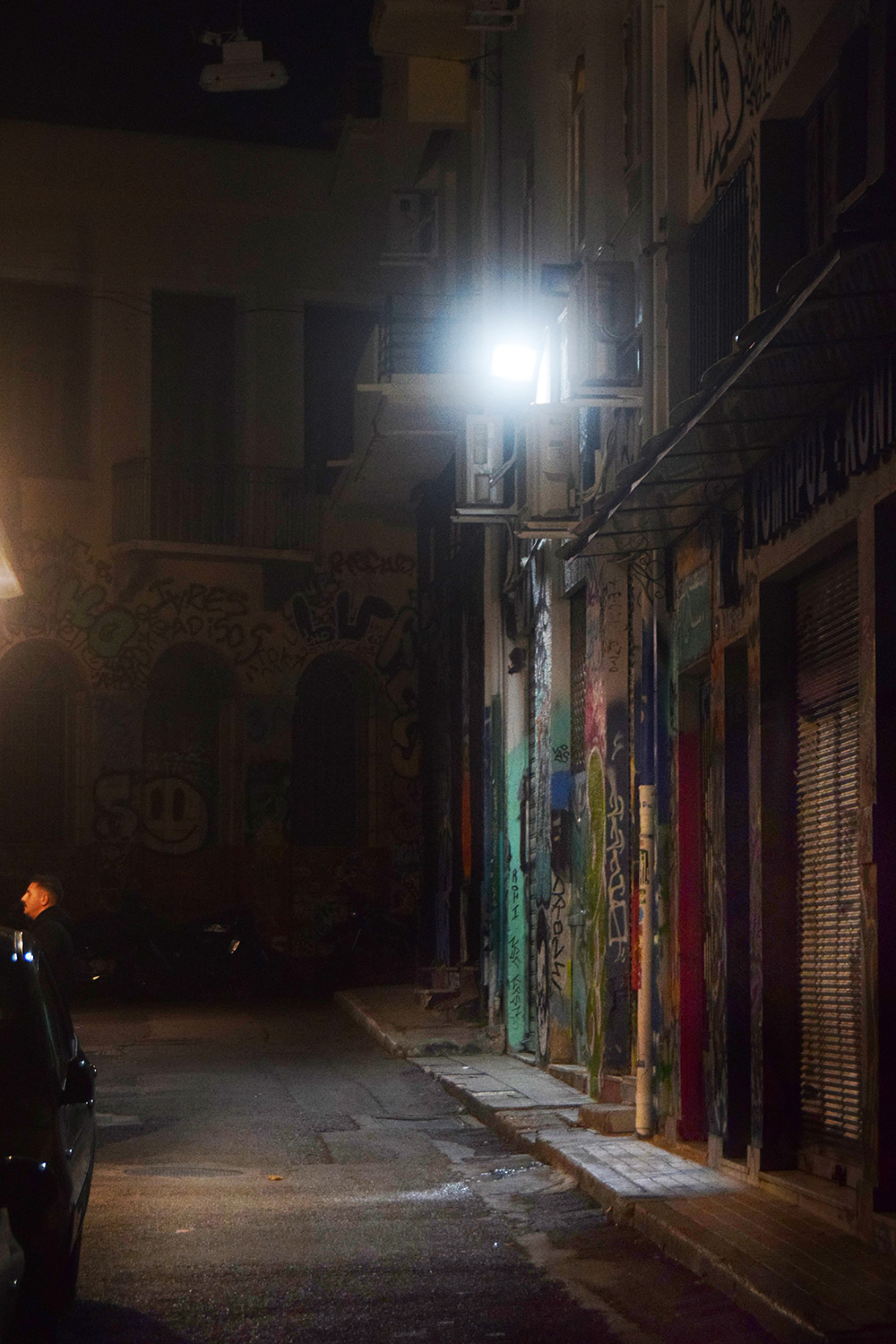 Βόλτα στην underground Ομόνοια μέσα από τα κλικς του Γιάννη Καλύβα