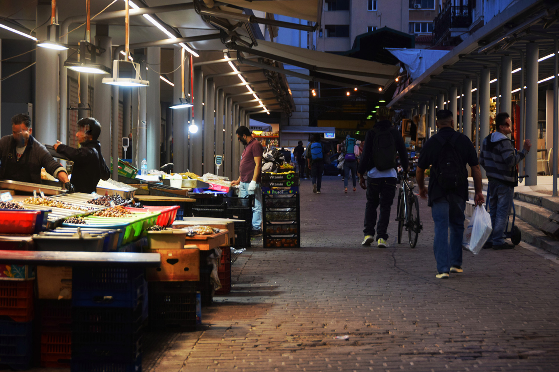 Βόλτα στην underground Ομόνοια μέσα από τα κλικς του Γιάννη Καλύβα