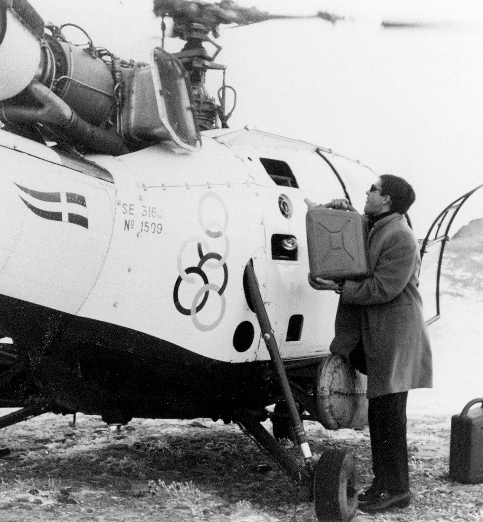 Ο Αλέξανδρος Ωνάσης, πιλότος της Ολυμπιακής Αεροπλοΐας. Πηγή: Αρχείο Ωνάση.