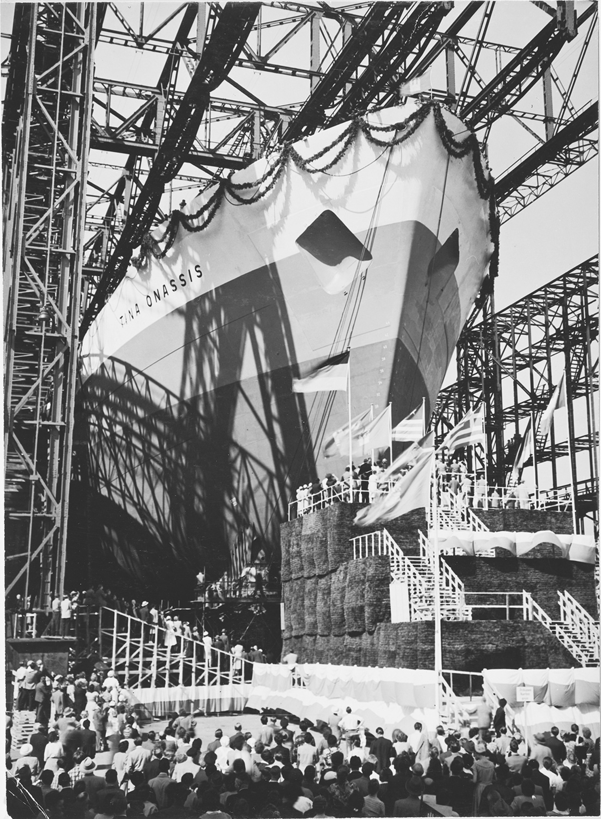 Καθέλκυση του δ/ξ “Τίνα Ωνάση”, 25 Ιουλίου 1953. Πηγή: Αρχείο Ωνάση, “Tina Onassis” 