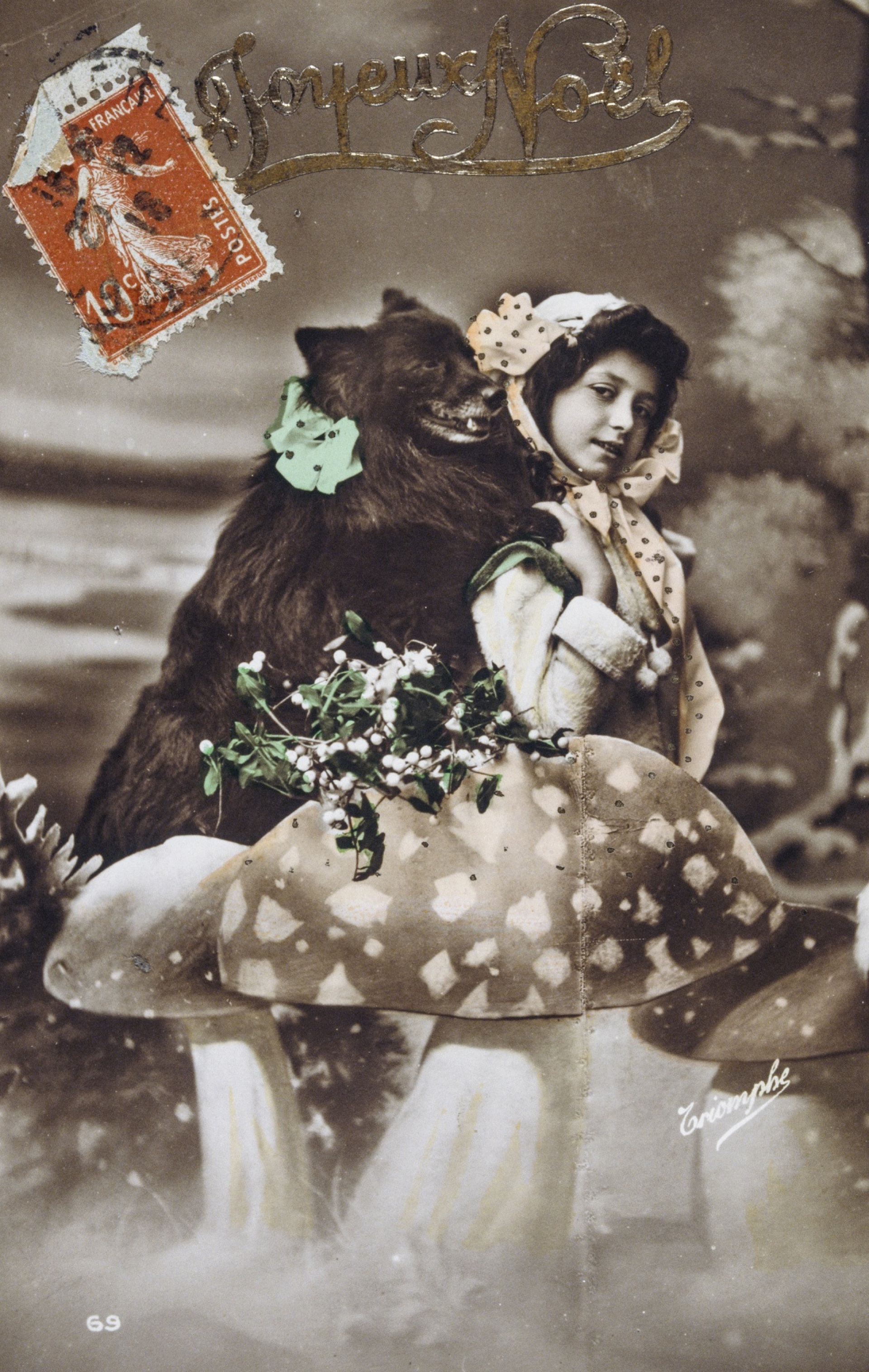 Χριστουγεννιάτικες κάρτες: Αναπόσπαστο στοιχείο των γιορτών, κατά τη βικτωριανή εποχή γνώρισαν κάποιες από τις πιο σόκιν και νοσηρές απεικονίσεις τους.