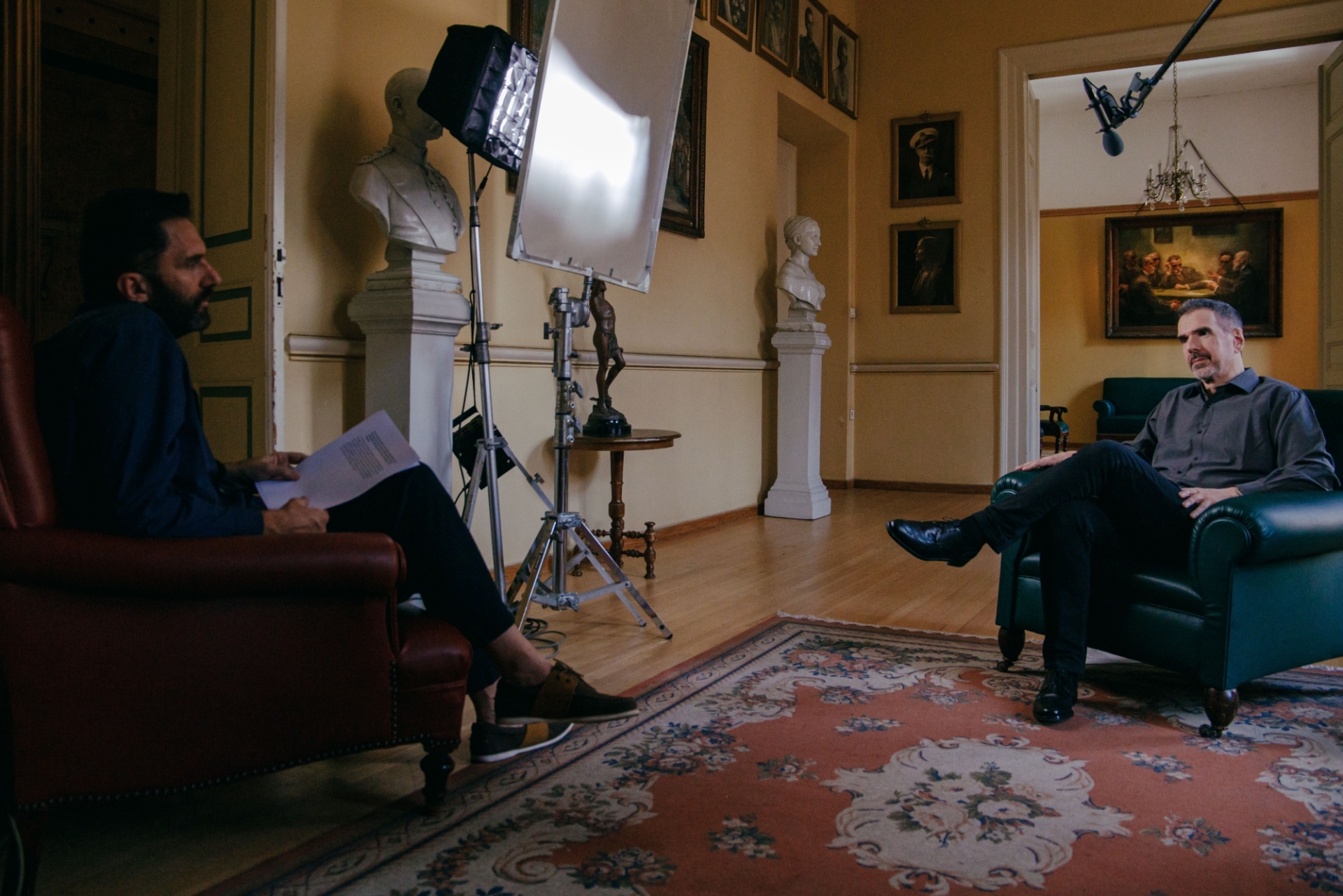 Ο Βασίλης Λούρας με τον Άρη Χριστοφέλλη στο ντοκιμαντέρ «Μαίρη, Μαριάννα, Μαρία: Tα άγνωστα ελληνικά χρόνια της Κάλλας»