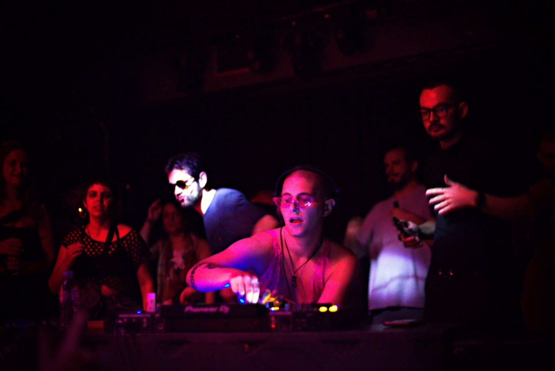 Που πάνε οι zoomers της Αθήνας όταν βγαίνουν;