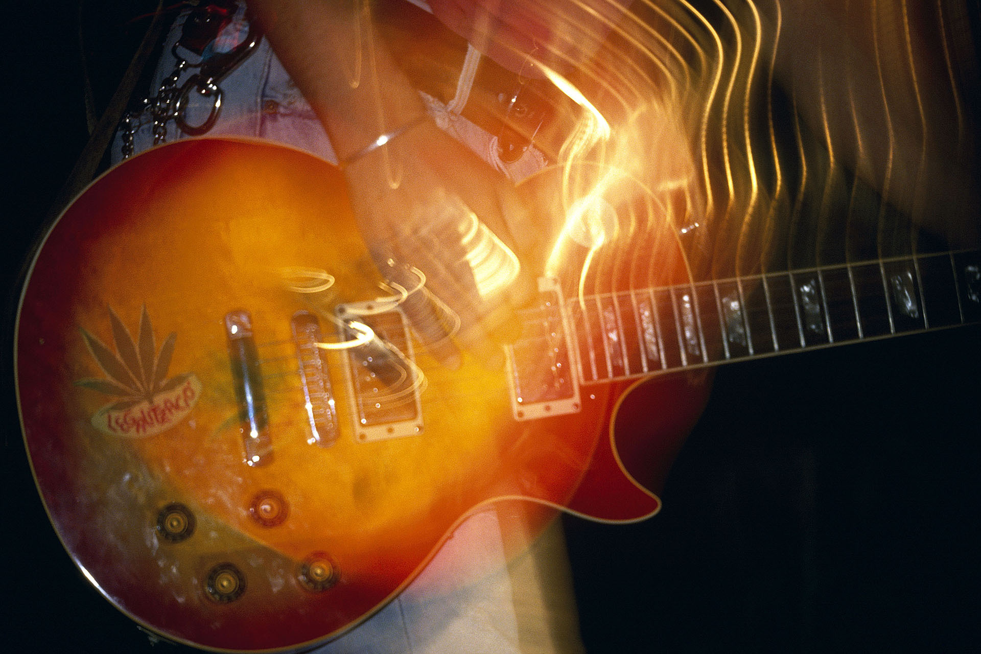 The Last Drive: Overloaded – Συνέντευξη με τον φωτογράφο Δημήτρη Μυλωνά για το λεύκωμα που κυκλοφορεί από τις εκδόσεις Οξύ