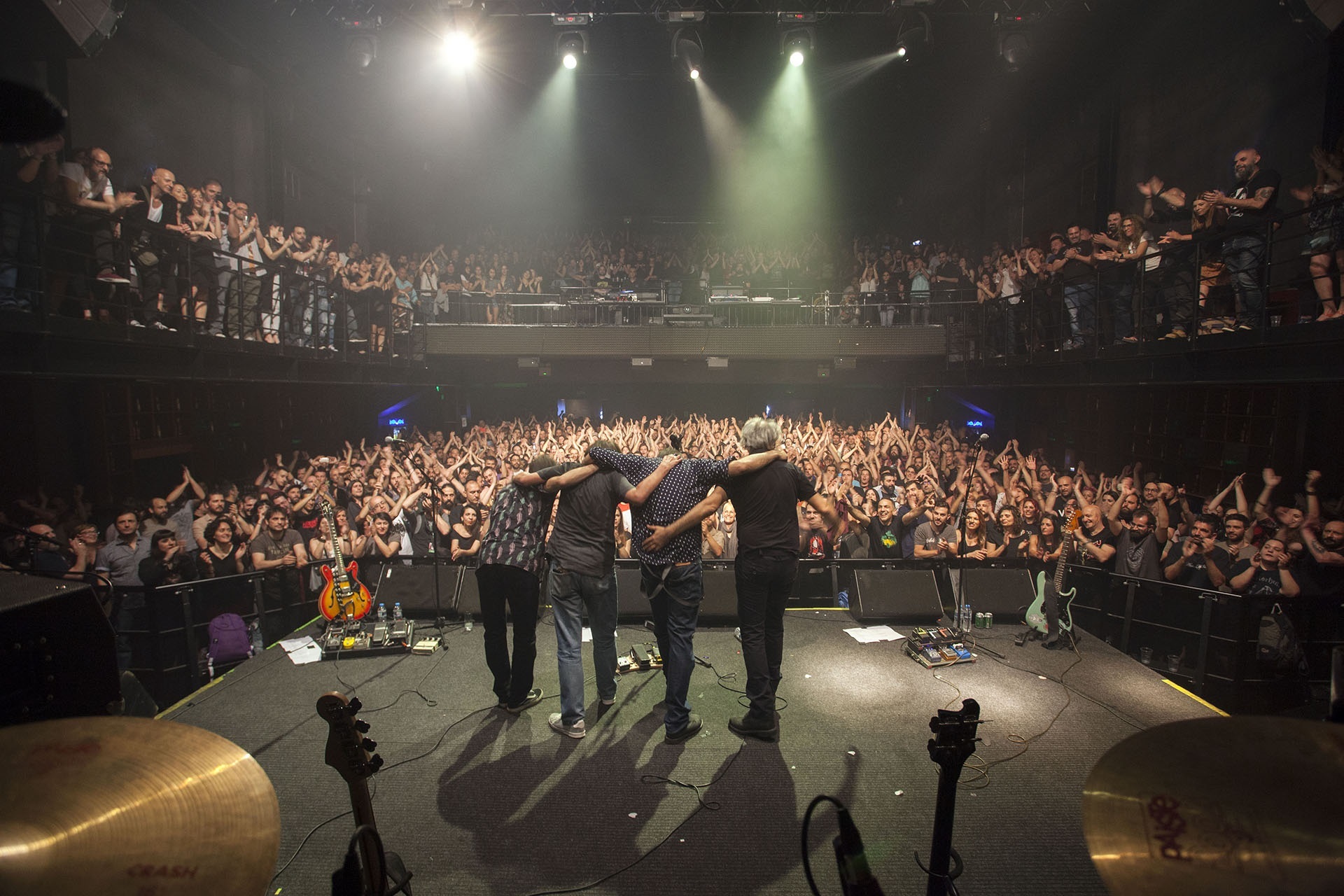 The Last Drive: Overloaded – Συνέντευξη με τον φωτογράφο Δημήτρη Μυλωνά για το λεύκωμα που κυκλοφορεί από τις εκδόσεις Οξύ