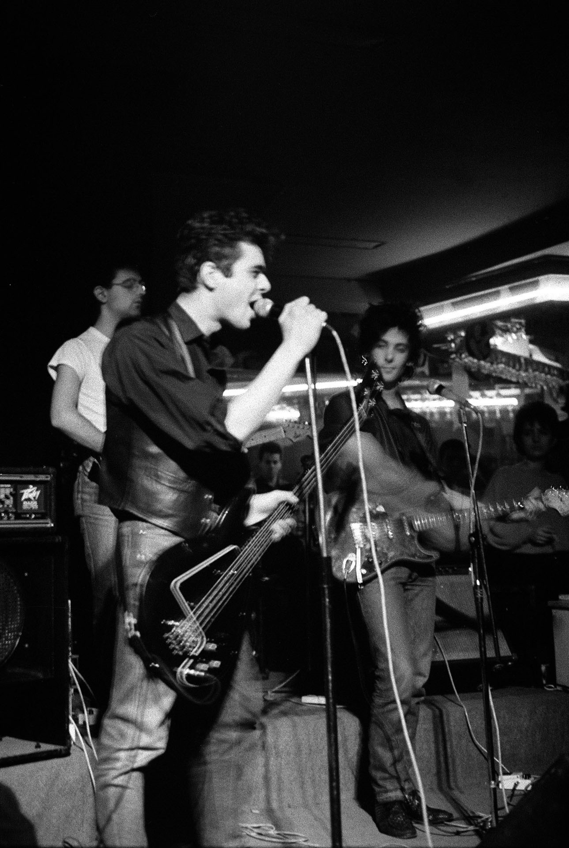 The Last Drive: Overloaded – Συνέντευξη με τον φωτογράφο Δημήτρη Μυλωνά για το λεύκωμα που κυκλοφορεί από τις εκδόσεις Οξύ