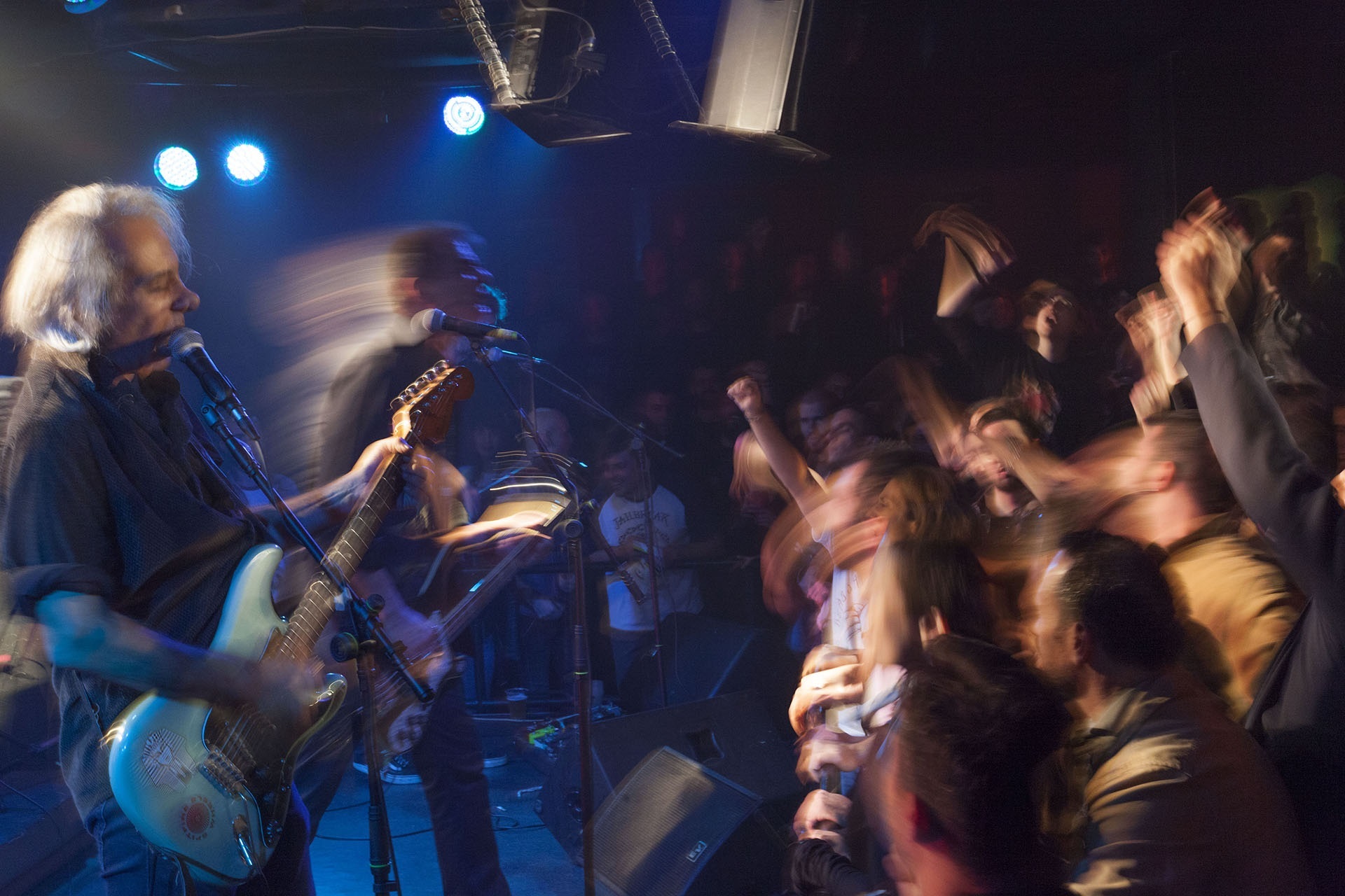 The Last Drive: Overloaded – Συνέντευξη με τον φωτογράφο Δημήτρη Μυλωνά για το λεύκωμα που κυκλοφορεί από τις εκδόσεις Οξύ