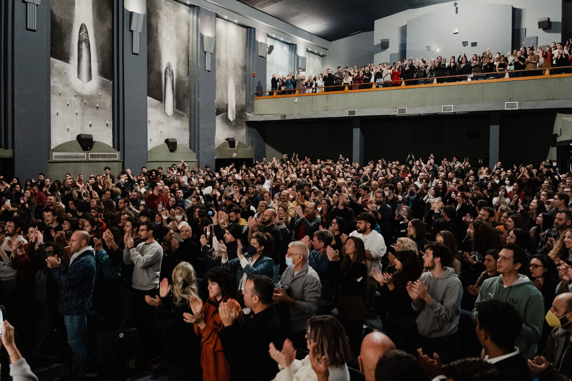 Φωτορεπορτάζ: Η τελευταία προβολή του κινηματογράφου ΙΝΤΕΑΛ – Συνέντευξη με τον Γιώργο Σπέντζο