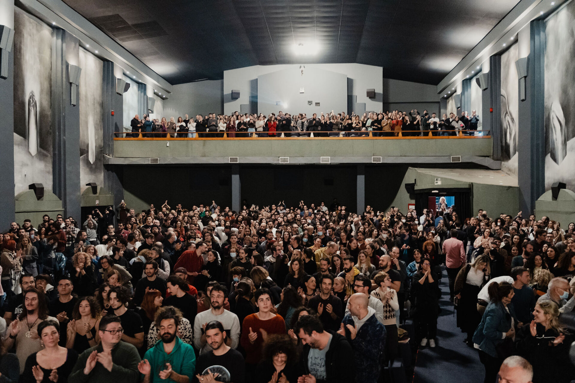 Φωτορεπορτάζ: Η τελευταία προβολή του κινηματογράφου ΙΝΤΕΑΛ – Συνέντευξη με τον Γιώργο Σπέντζο