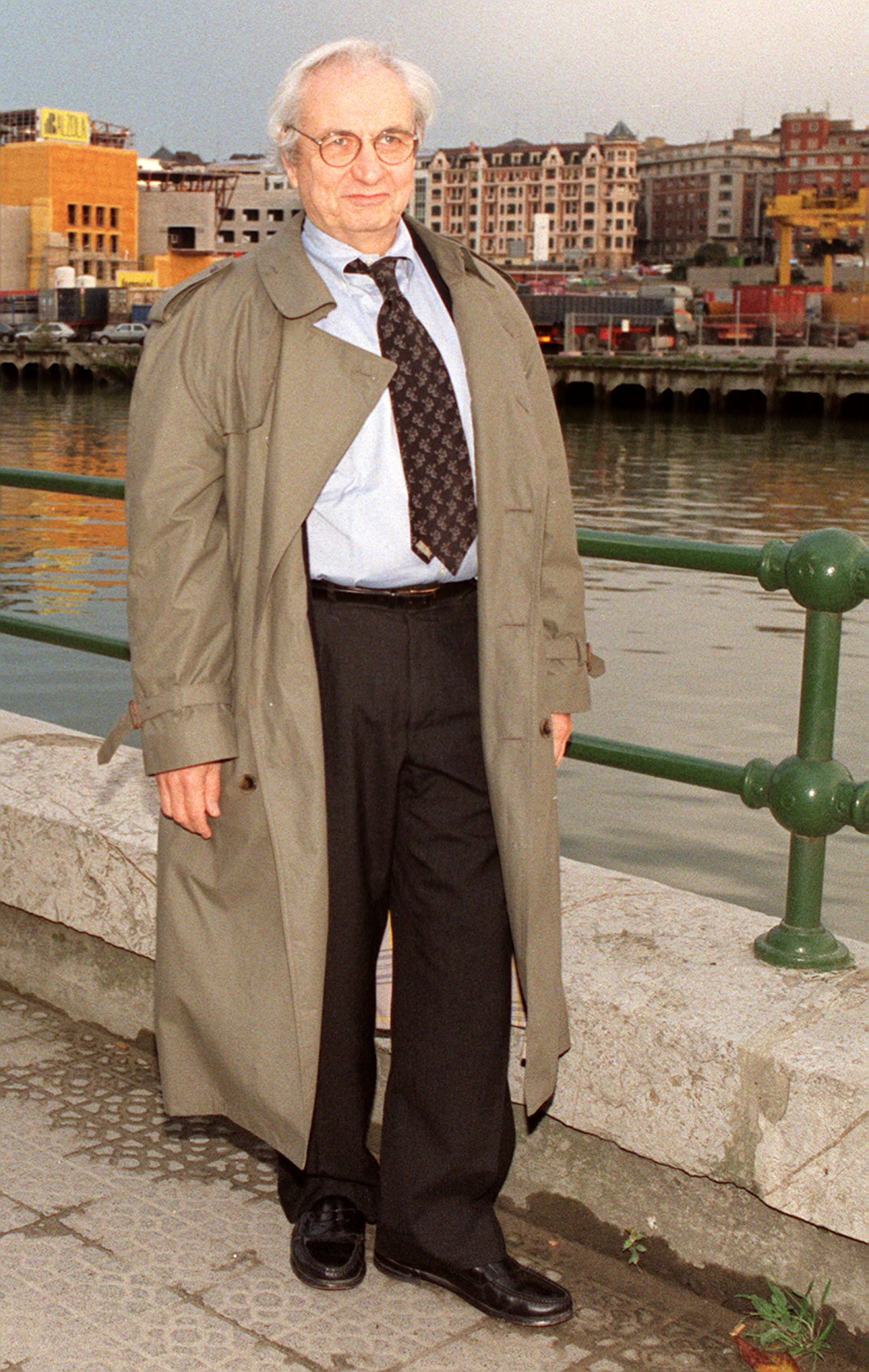 O Frank Gehry στο Μπιλμπάο το 1999 © EPA PHOTO EFE FILES/TXEMA FERNANDEZ