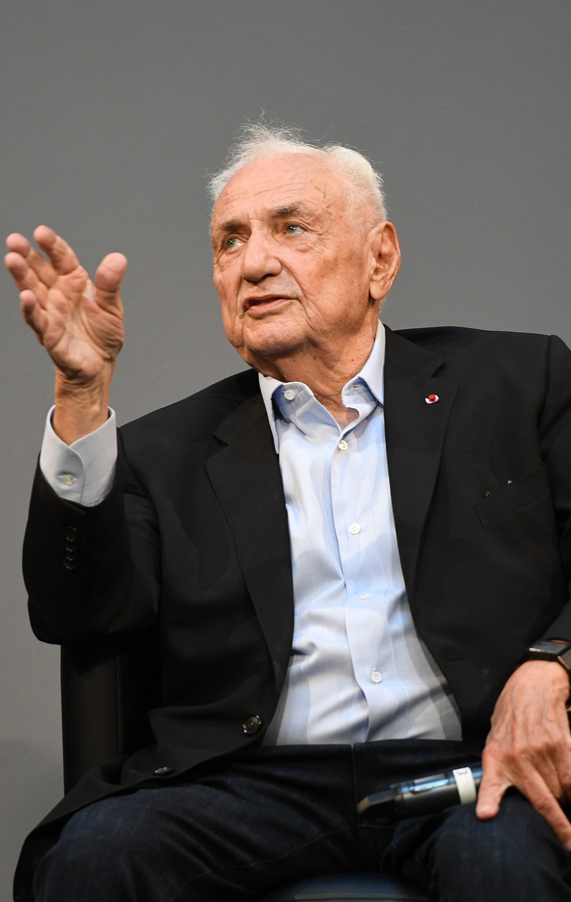 Ο Frank Gehry σε μια ομιλία του στο Βερολίνο το 2016 © EPA/SOEREN STACHE