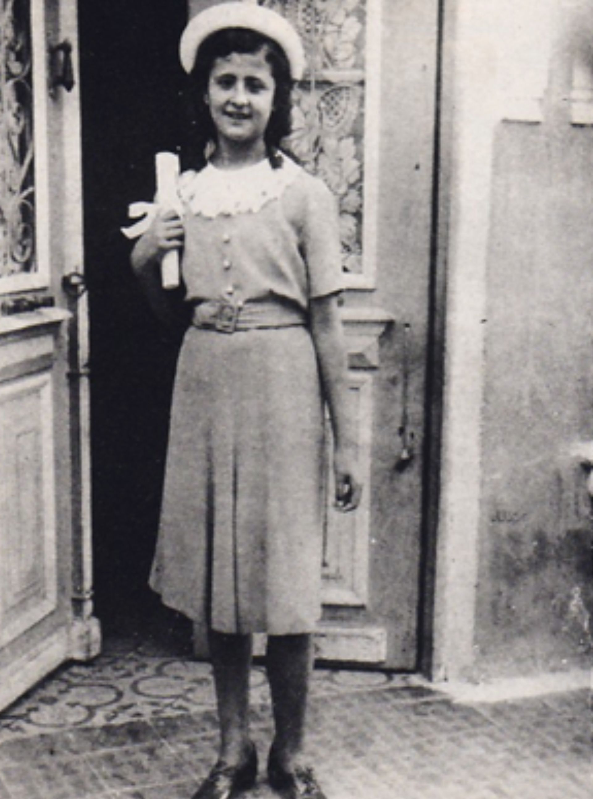 Η Μπέρρυ Ναχμία στο σπίτι της στην Καστοριά                                 