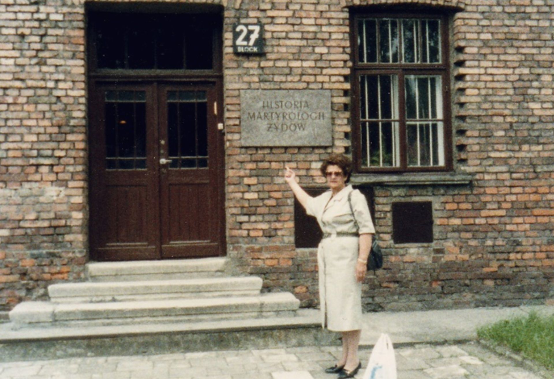 Η Μπέρρυ Ναχμία επέστρεψε μετά από χρόνια στο Μπλοκ 27 του Άουσβιτς