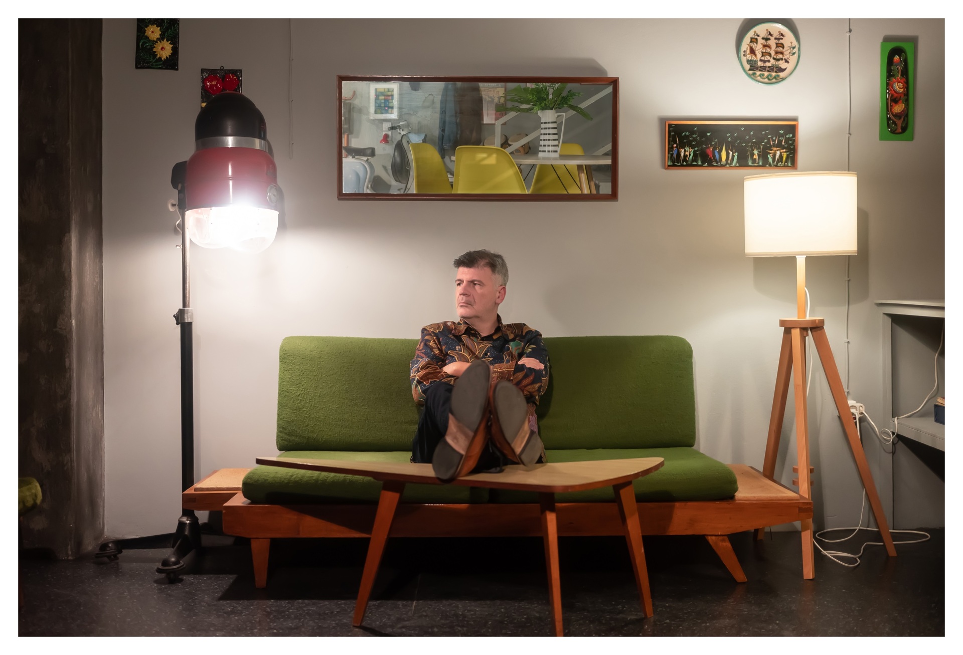 Ο Φοίβος Δεληβοριάς μιλάει στην Athens Voice για τη μουσική, τη ζωή, την κριτική και τις νέες του παραστάσεις στο Κύτταρο.