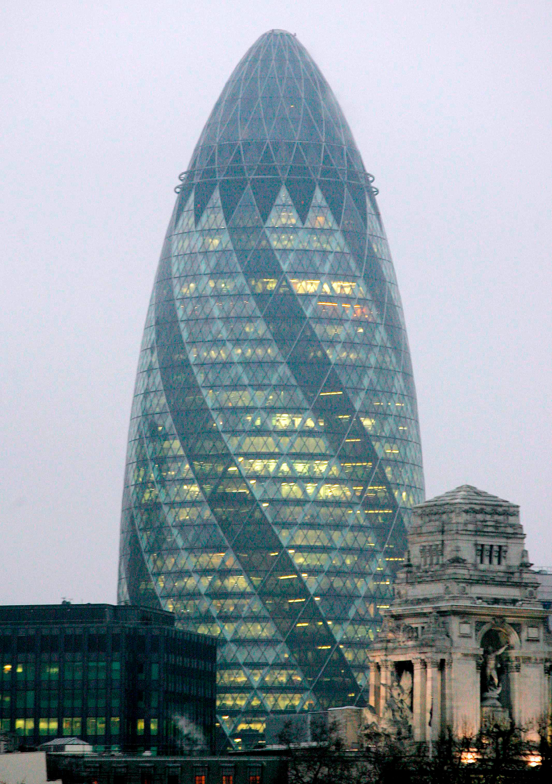 Ο πύργος Gherkin στο Λονδίνο © EPA/LINDSEY PARNABY