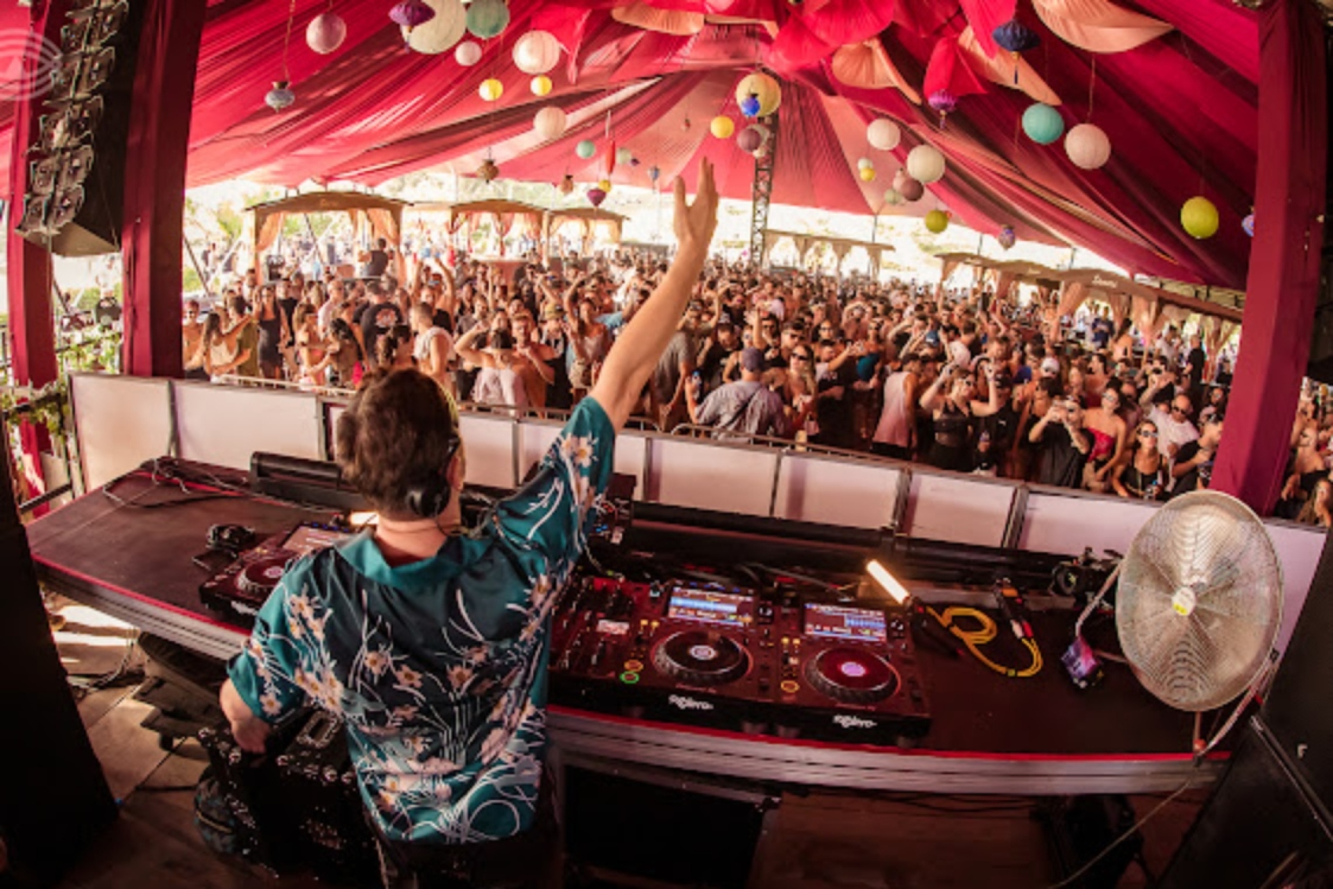 CJ Jeff: Συνέντευξη με τον μουσικό παραγωγό και DJ πριν το πάρτι του στην Αθήνα για τα 25 χρόνια του στα decks.