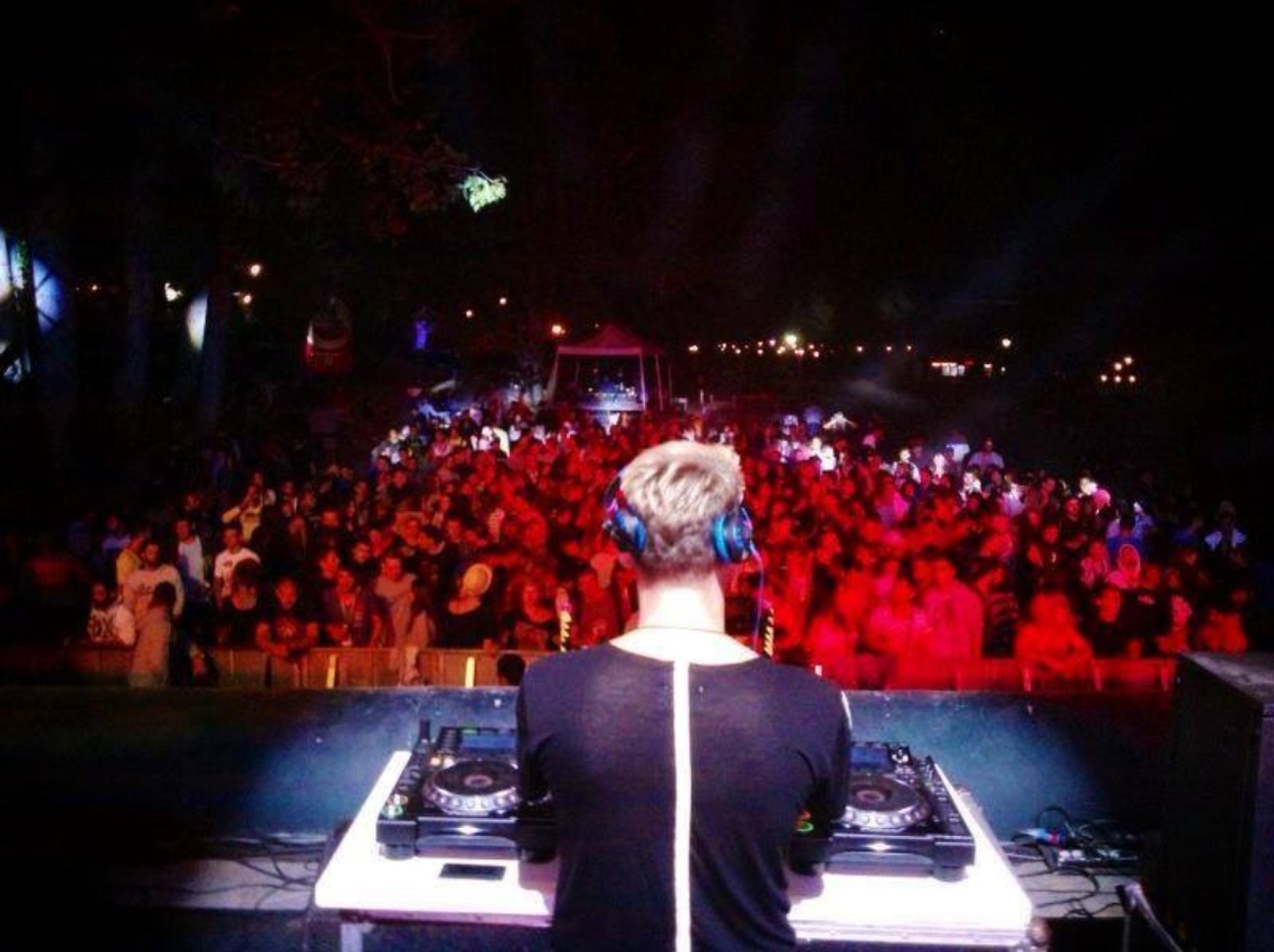 CJ Jeff: Συνέντευξη με τον μουσικό παραγωγό και DJ πριν το πάρτι του στην Αθήνα για τα 25 χρόνια του στα decks.