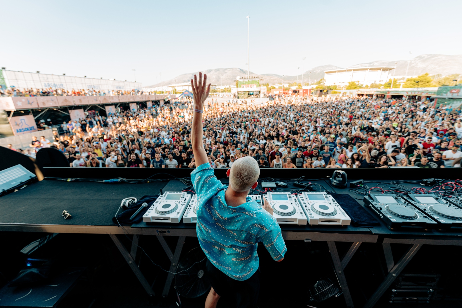 CJ Jeff: Συνέντευξη με τον μουσικό παραγωγό και DJ πριν το πάρτι του στην Αθήνα για τα 25 χρόνια του στα decks.